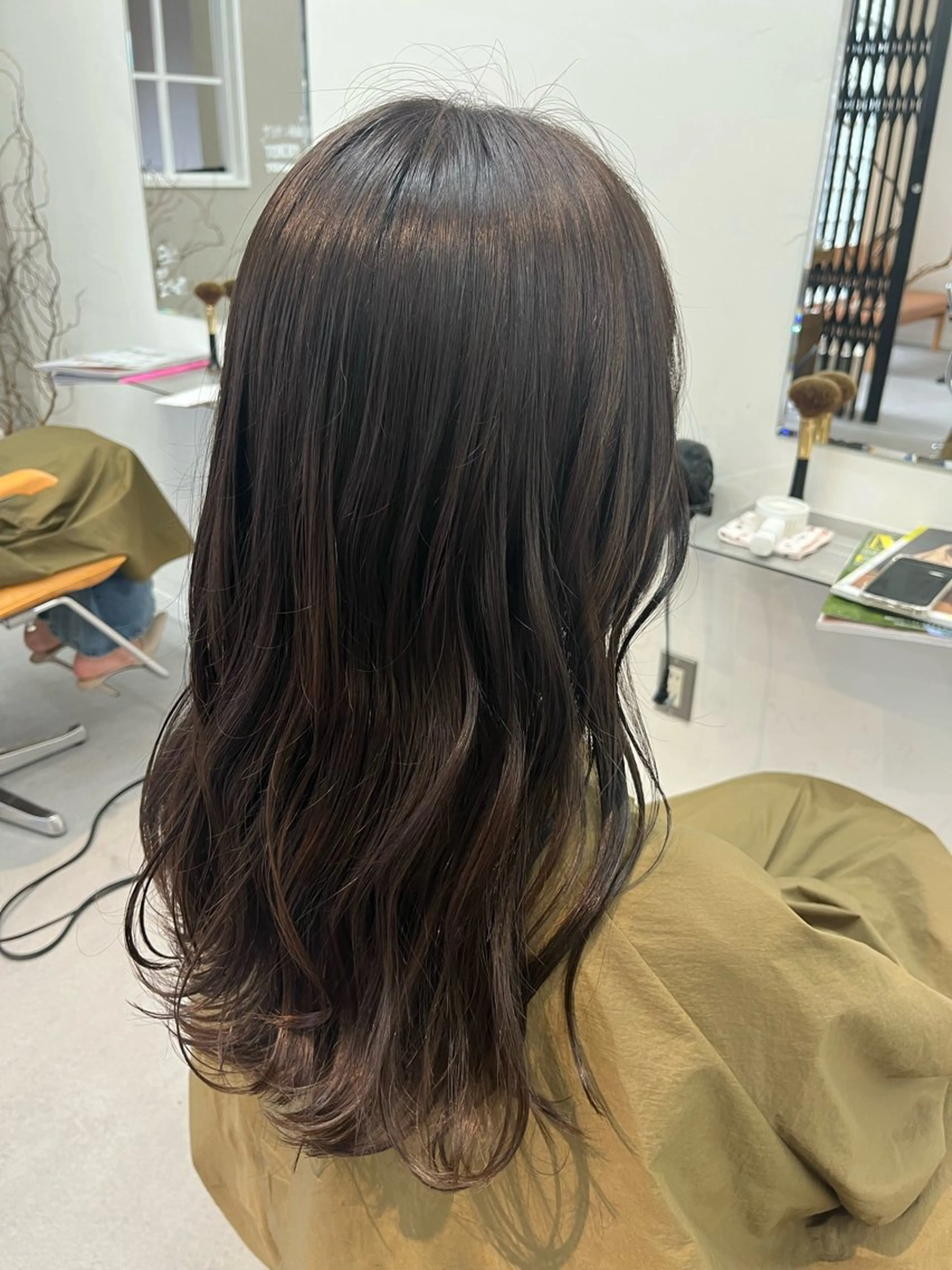 ロング カラー ブリーチ 透明感カラー グレージュ Sugarlu所属・吉田 晴香のヘアスタイル