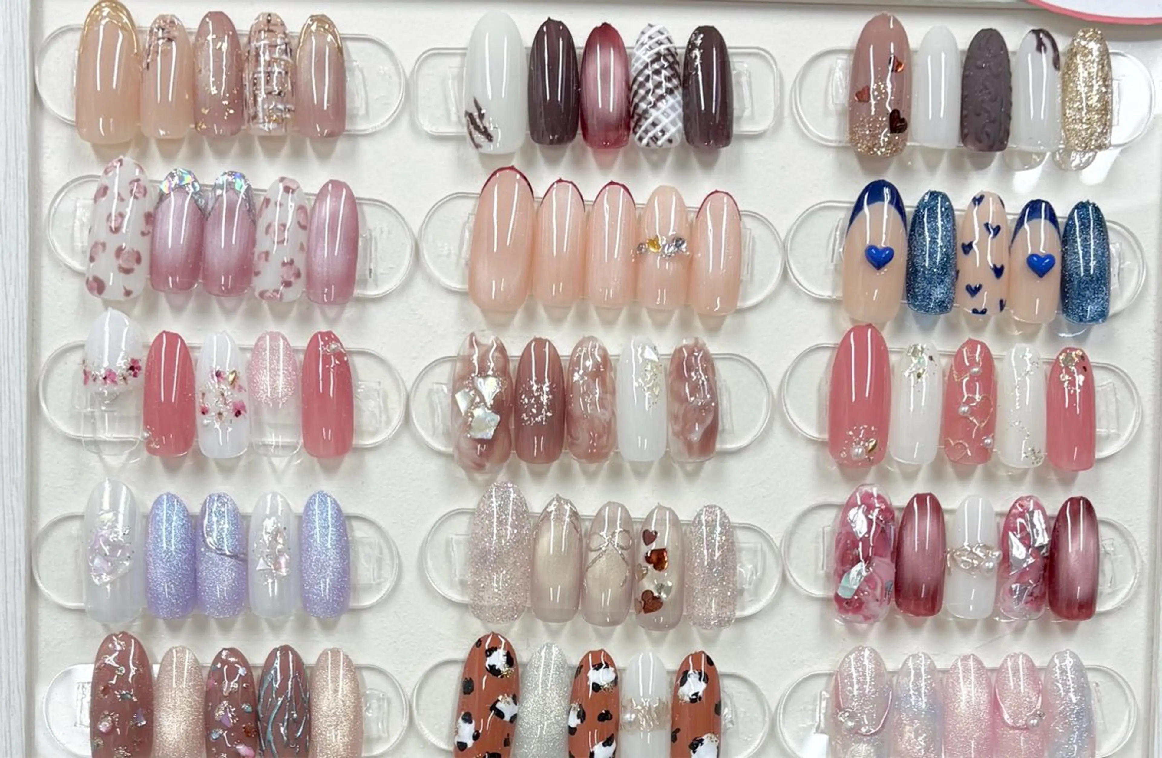 Moonコース🌙〈華やかトレンドネイル〉 定額15種の写真