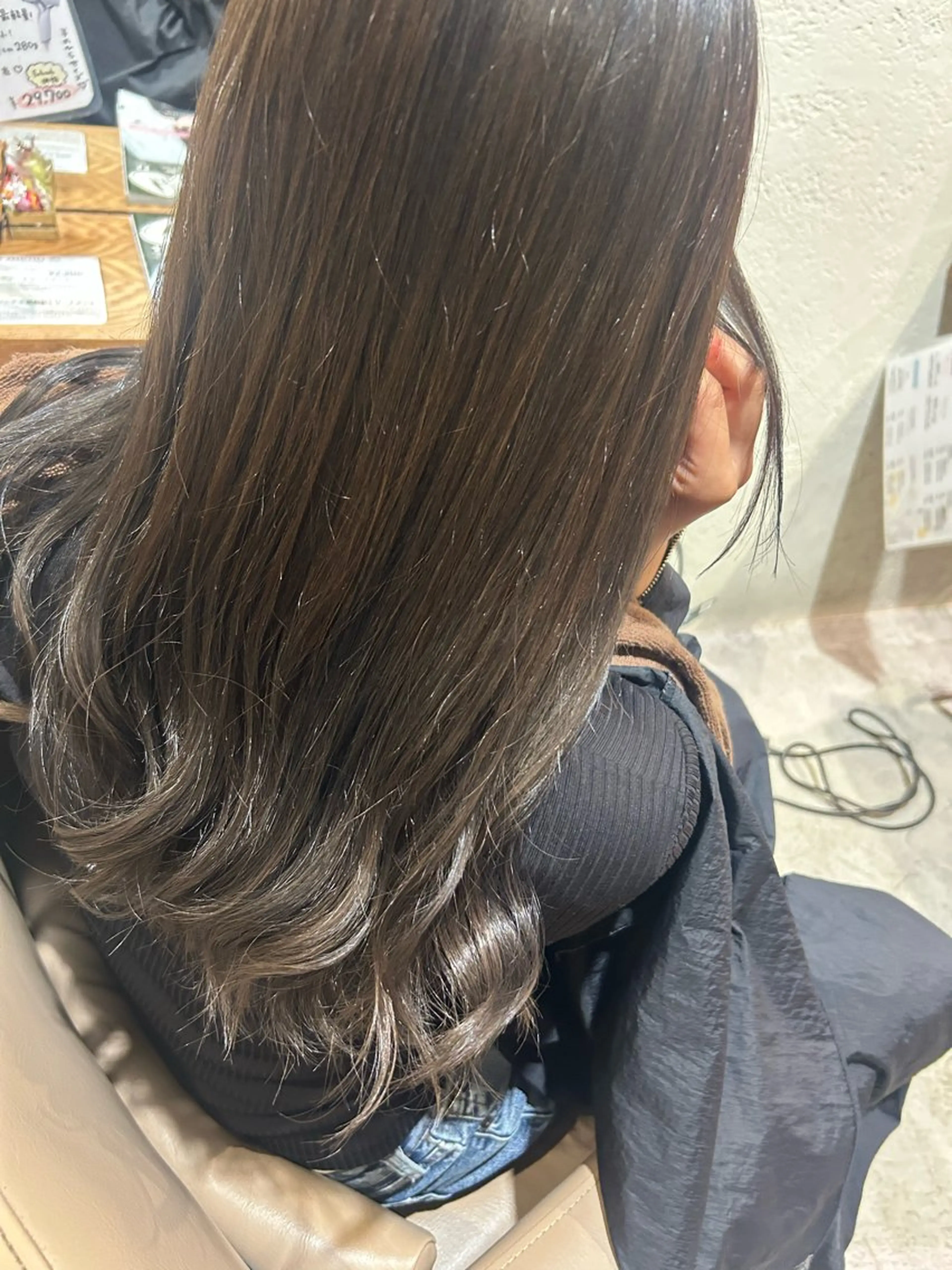 カラー ブリーチ 透明感カラー グレージュ 美容室fuhcoh朝日ヶ丘店所属・濱崎 めいのヘアスタイル