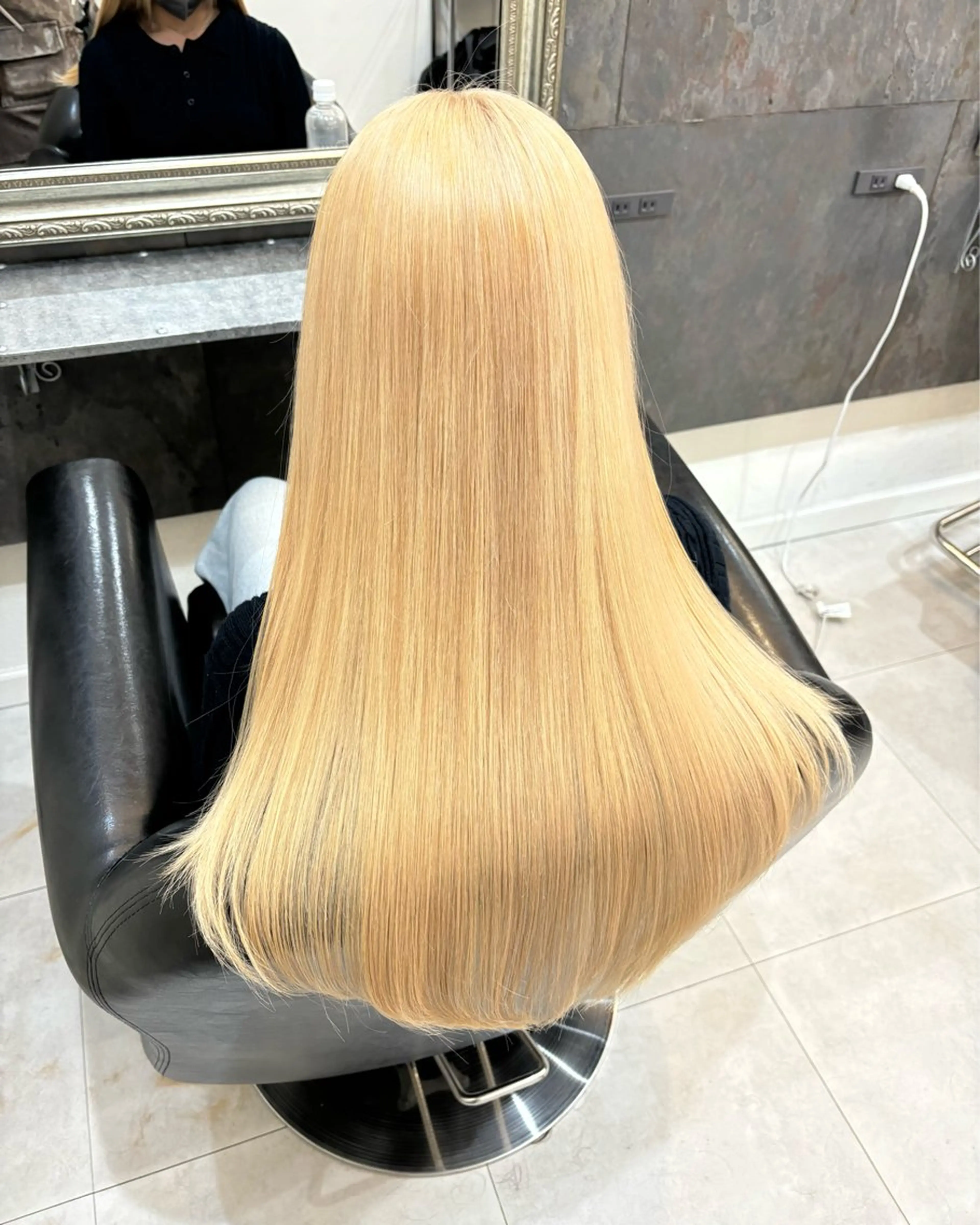 ロング カラー ヘアカラー トリートメント ハイトーン/ウルフ/ レイヤー/Asukaのヘアスタイル