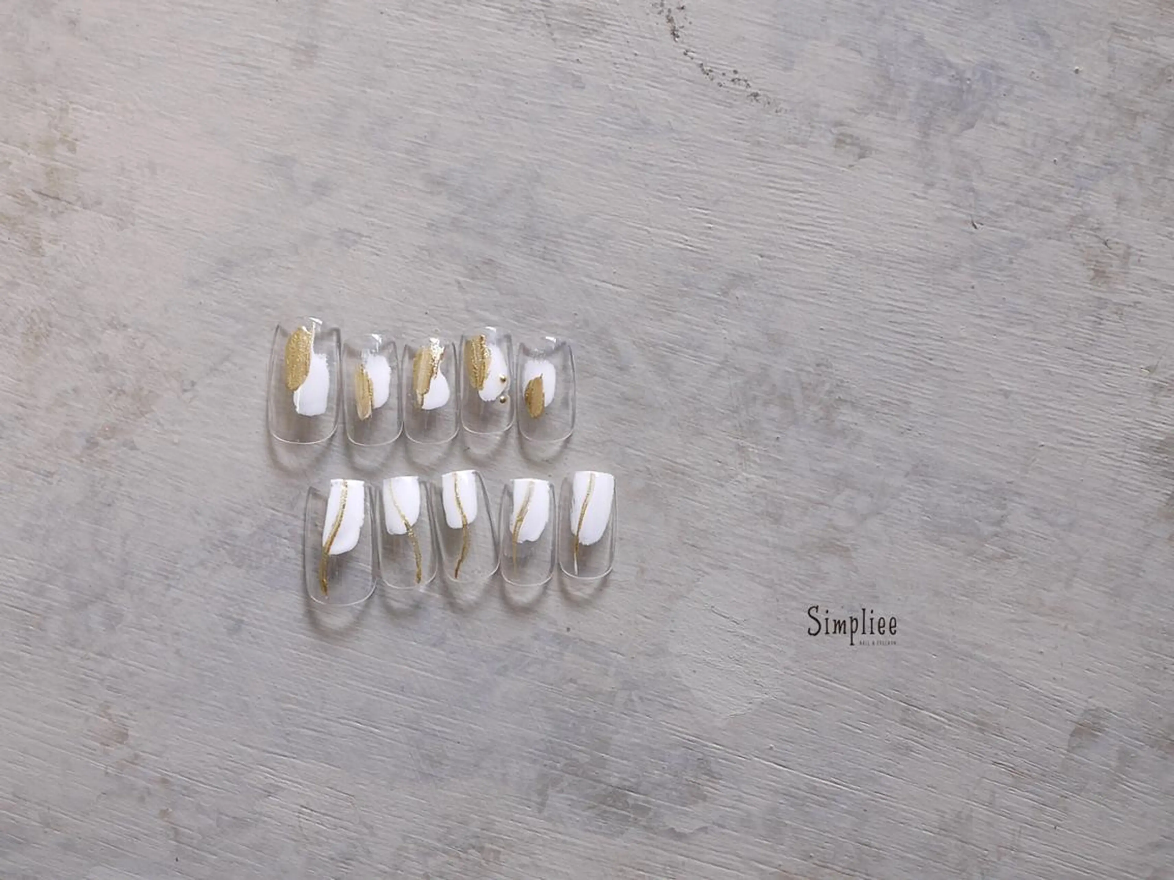 ネイル クリアネイル ニュアンスネイル Emi .K 西荻窪店のネイルデザイン