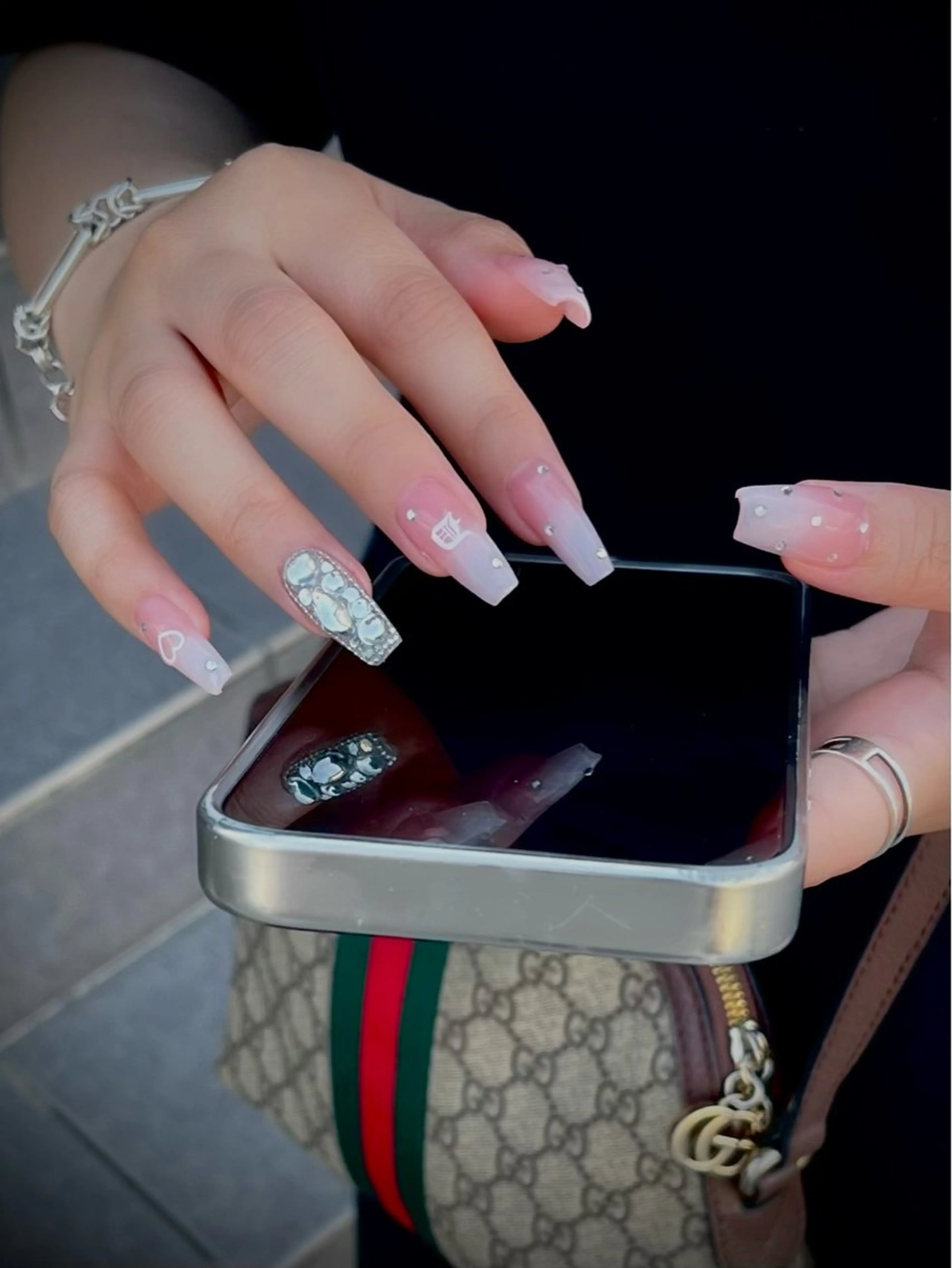 ネイル キラキラネイル マグネットネイル ワンカラーネイル スカルプネイル ワンホンネイル nine.🦋 YUKOのネイルデザイン