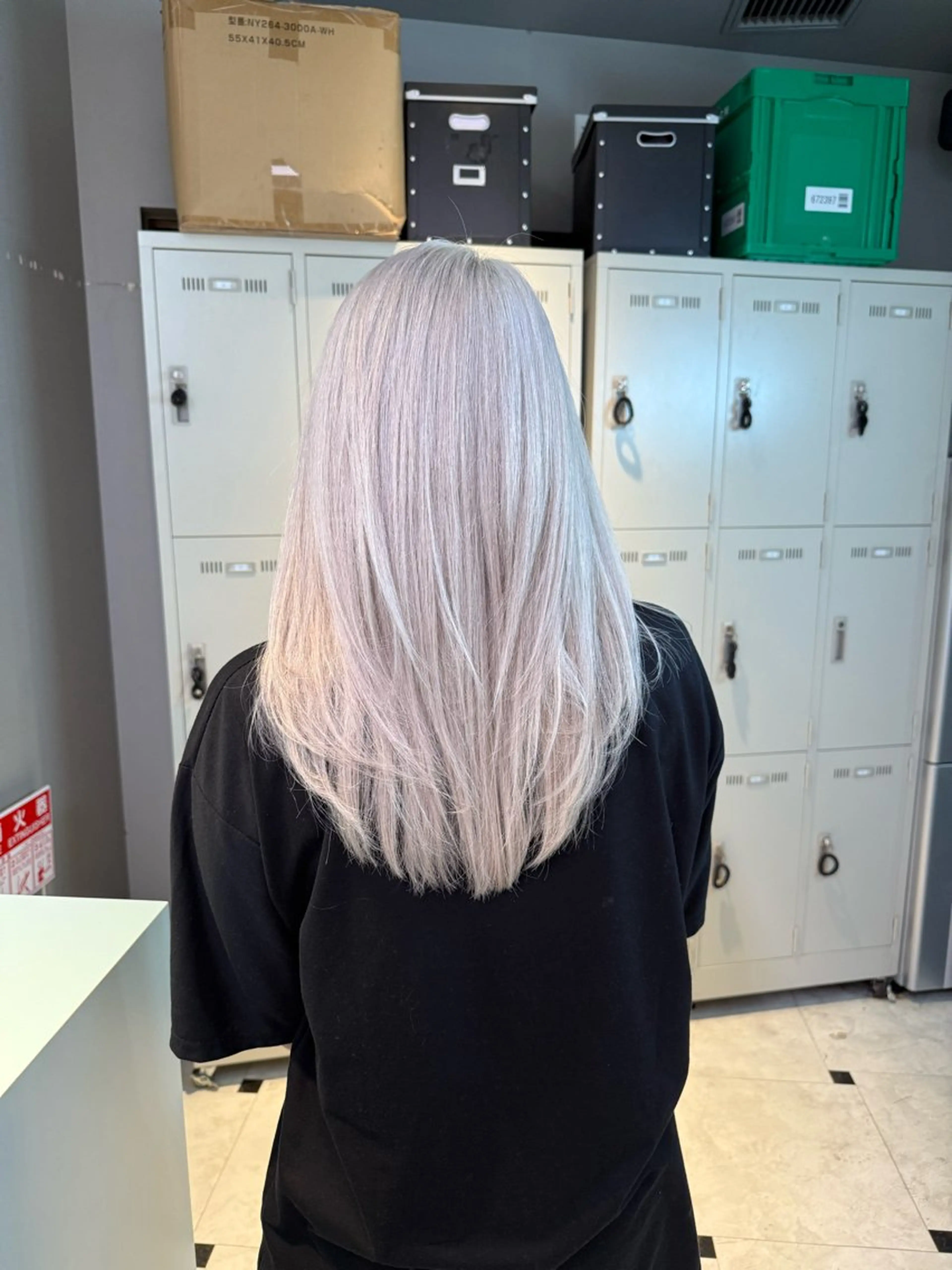 セミロング カラー ヘアカラー トリートメント ブリーチカラー 🩵MIZUKIのヘアスタイル