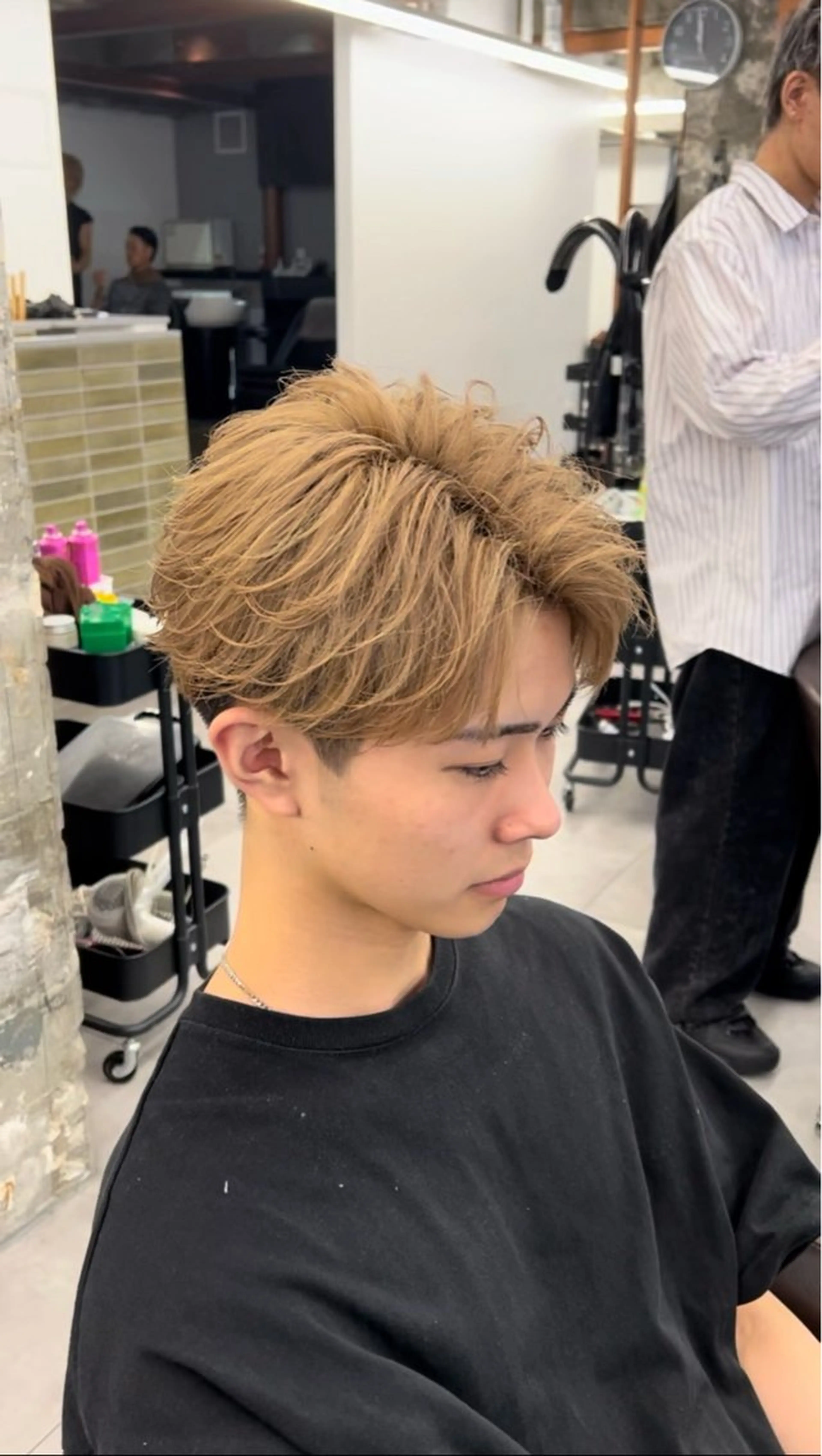 メンズ ブリーチ＋カラーの写真