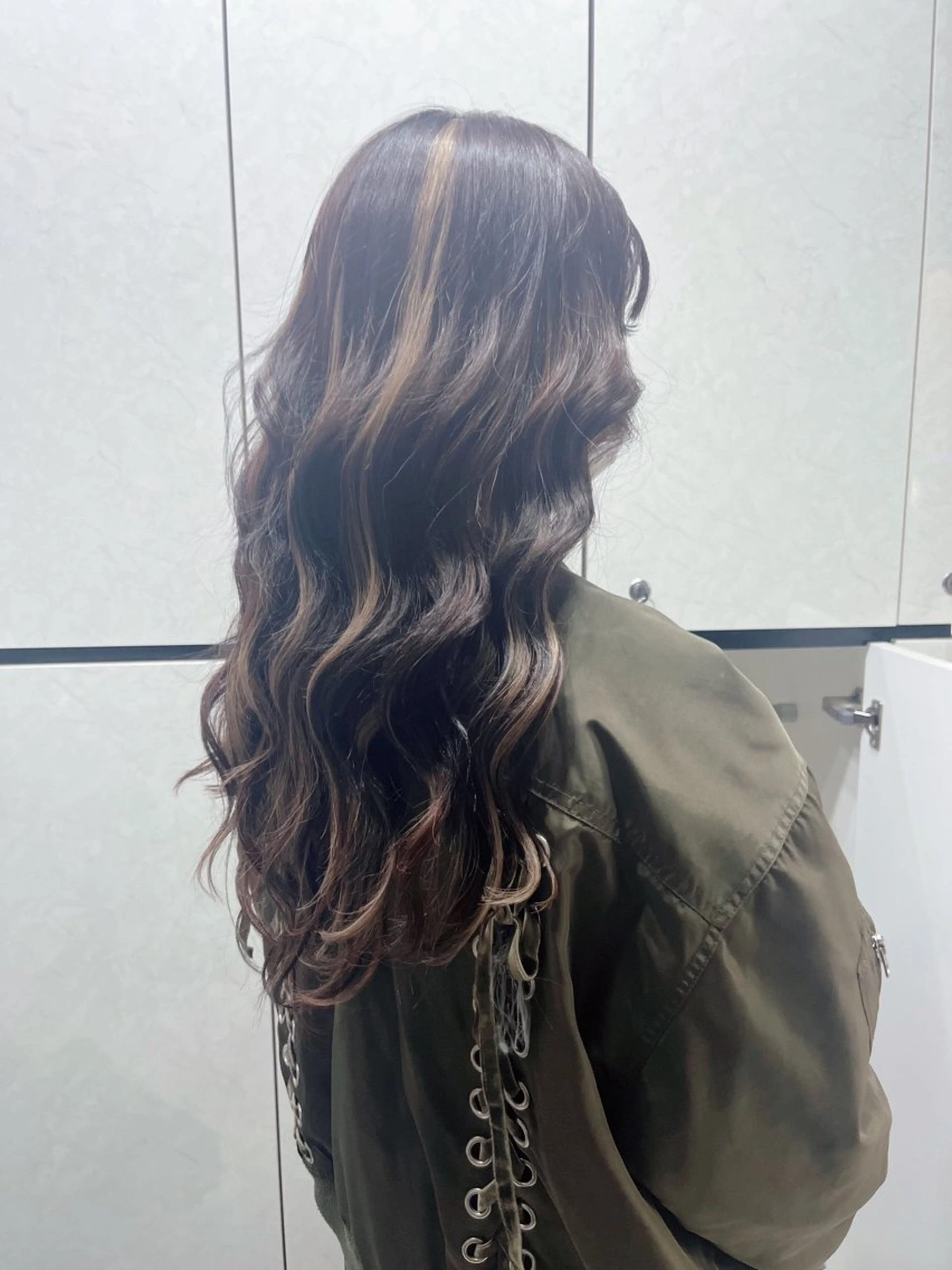 ミディアム エクステ ハイライト 濱川響太レディース カットモデルのヘアスタイル