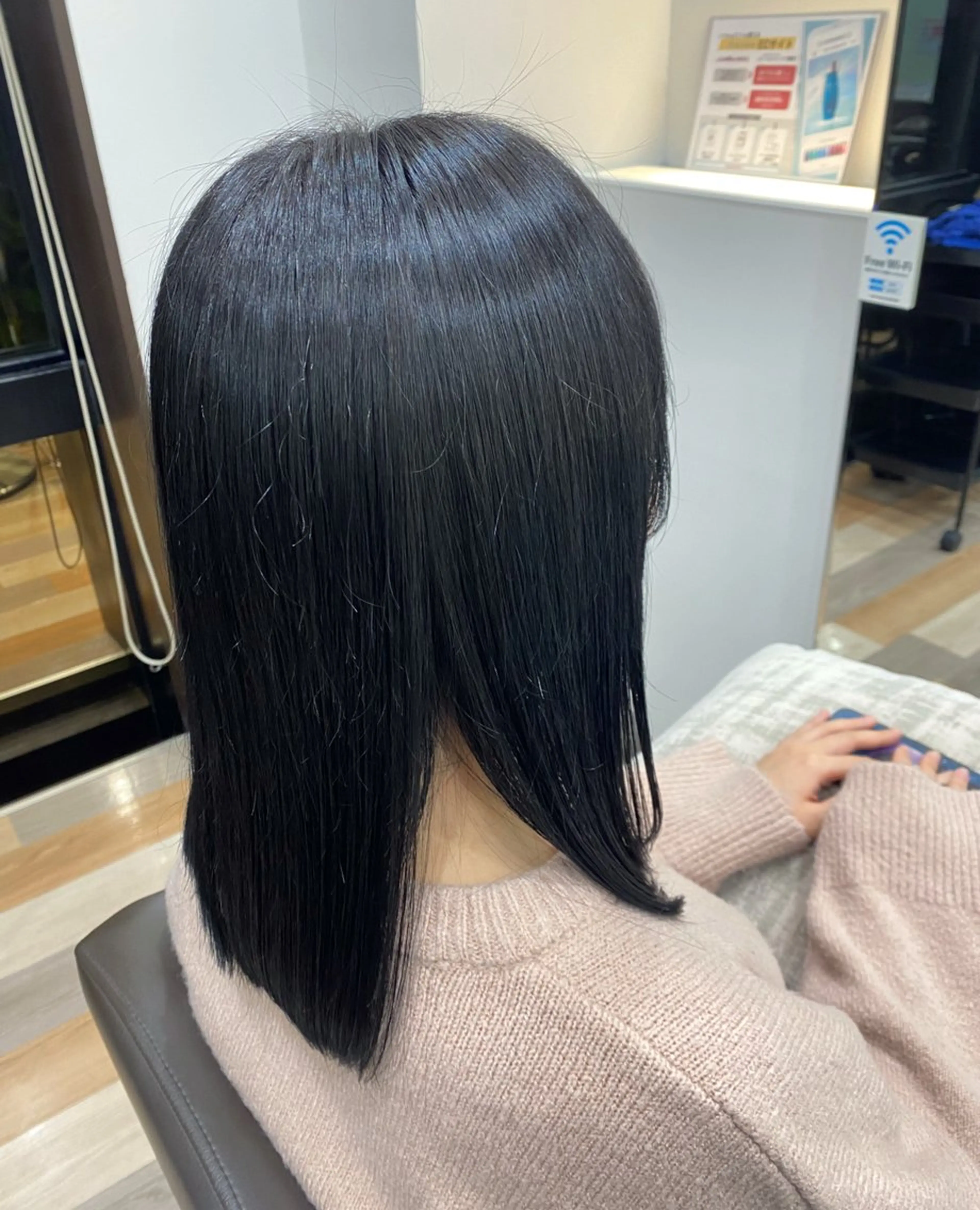 ミディアム カラー 黒髪 ブルーカラー ブルーブラック カラーモデル/ 東 ゆきののヘアスタイル