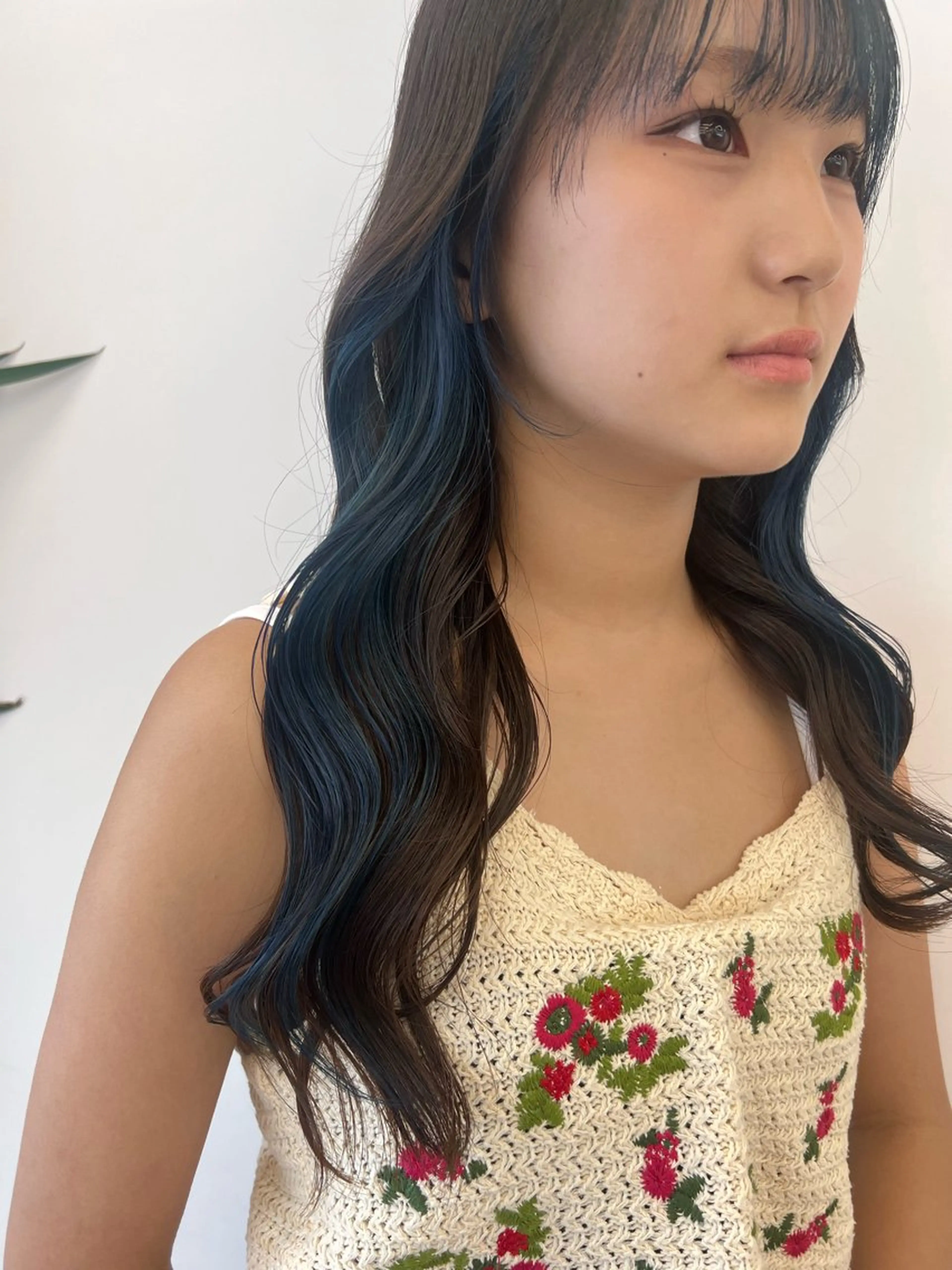 セミロング ヘアカラー ✨ブリーチ/顔周り レイヤー¦YUKA✨のヘアスタイル