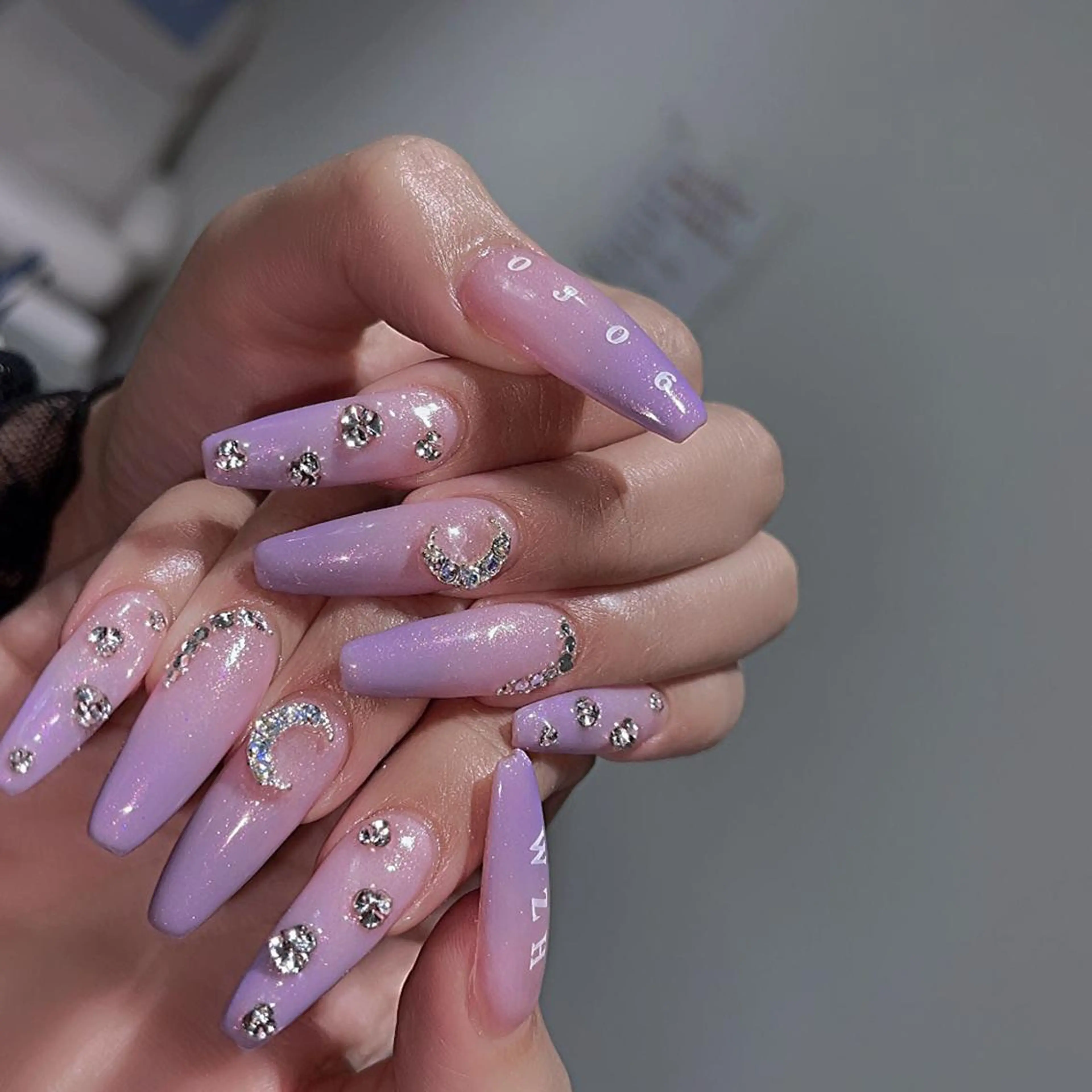 ネイル アートネイル 長さ出し ネイルチップ Queens PUPUのネイルデザイン