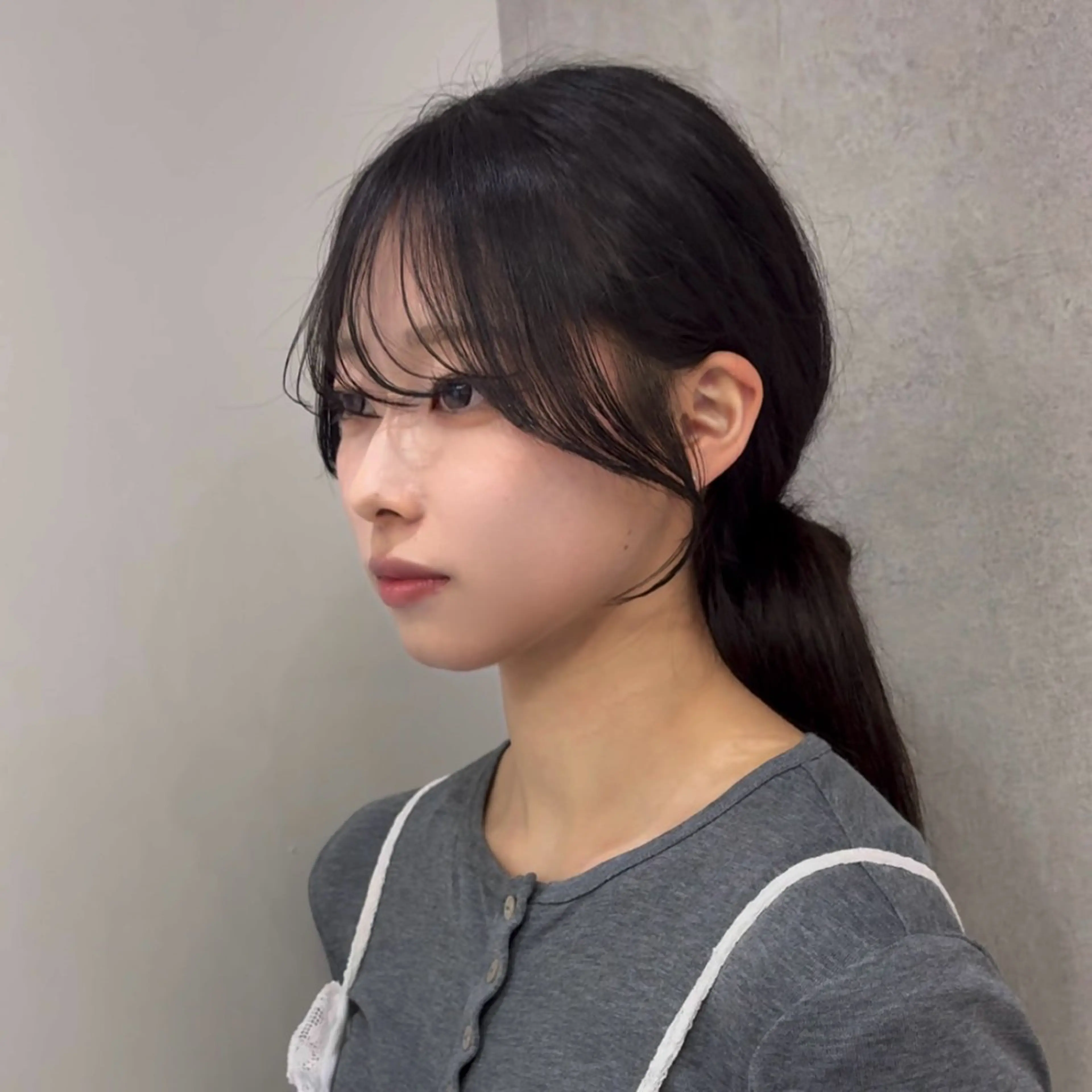 ミディアム カット ヘアカラー トリートメント ヘッドスパ ヘアセット 韓国ヘア🖤顔まわり 🩶ハッシュカットのヘアスタイル