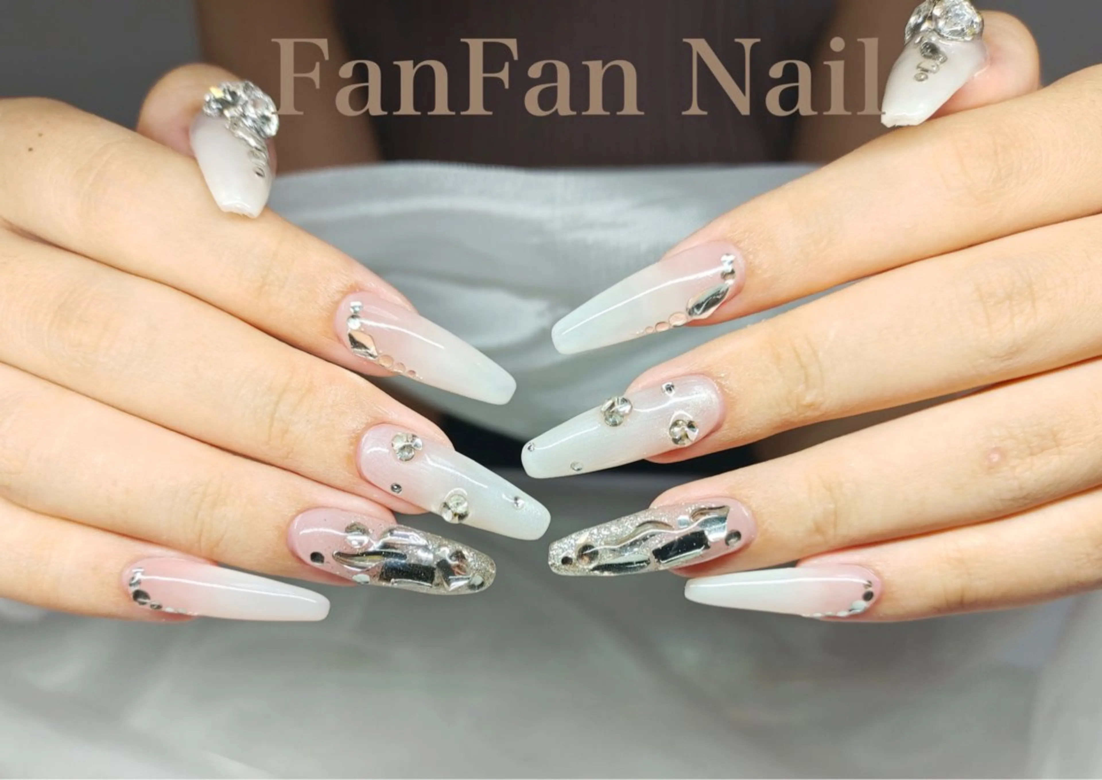 ネイル FanFan 長さ出し専門のネイルデザイン