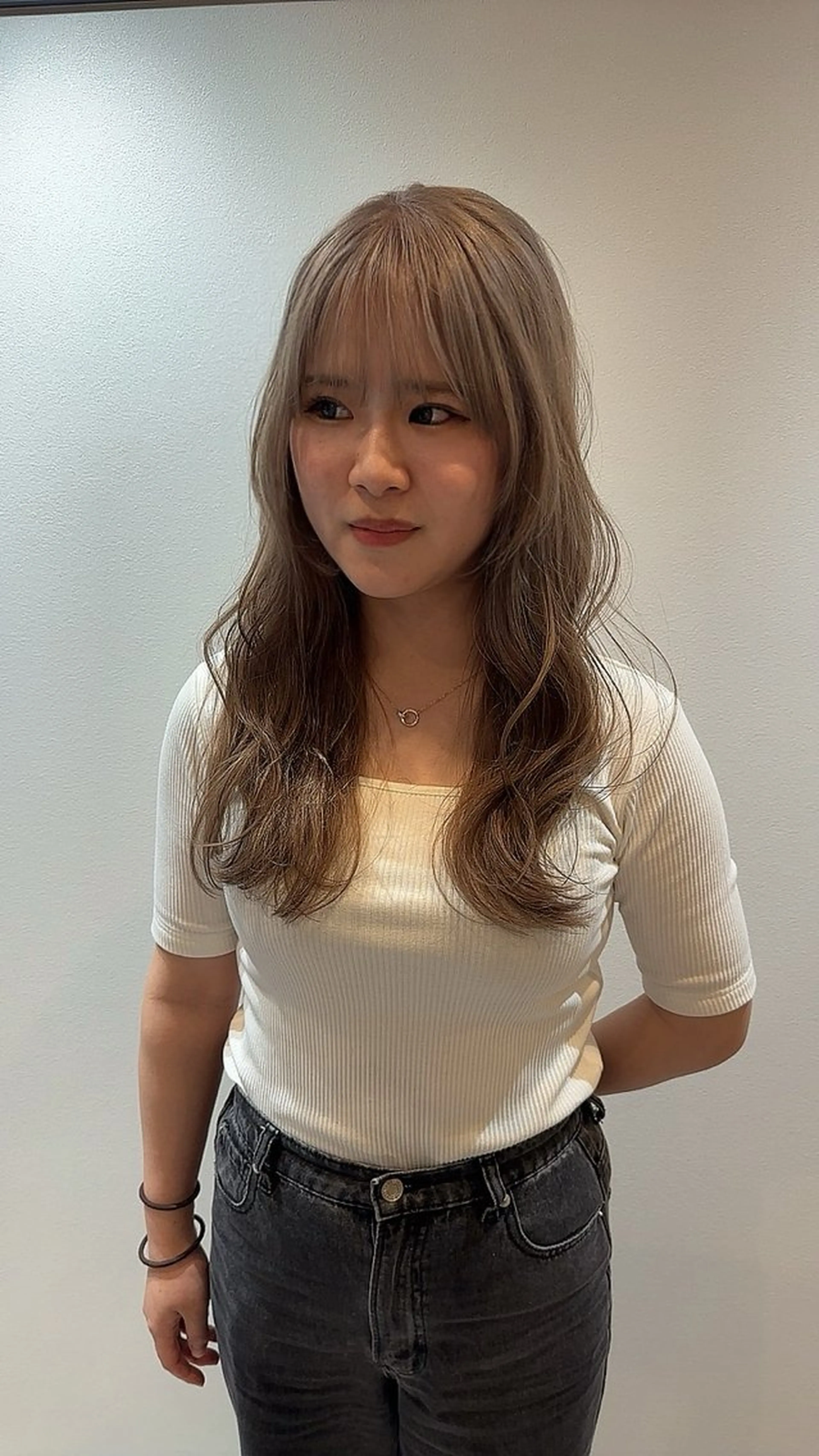 ロング カラー ベージュカラー ブリーチ ブロンド ケアブリーチ ハイトーンカラー ヘアカラー トリートメント 山下恋佳/矢場町/ ブリーチ/ショートのヘアスタイル