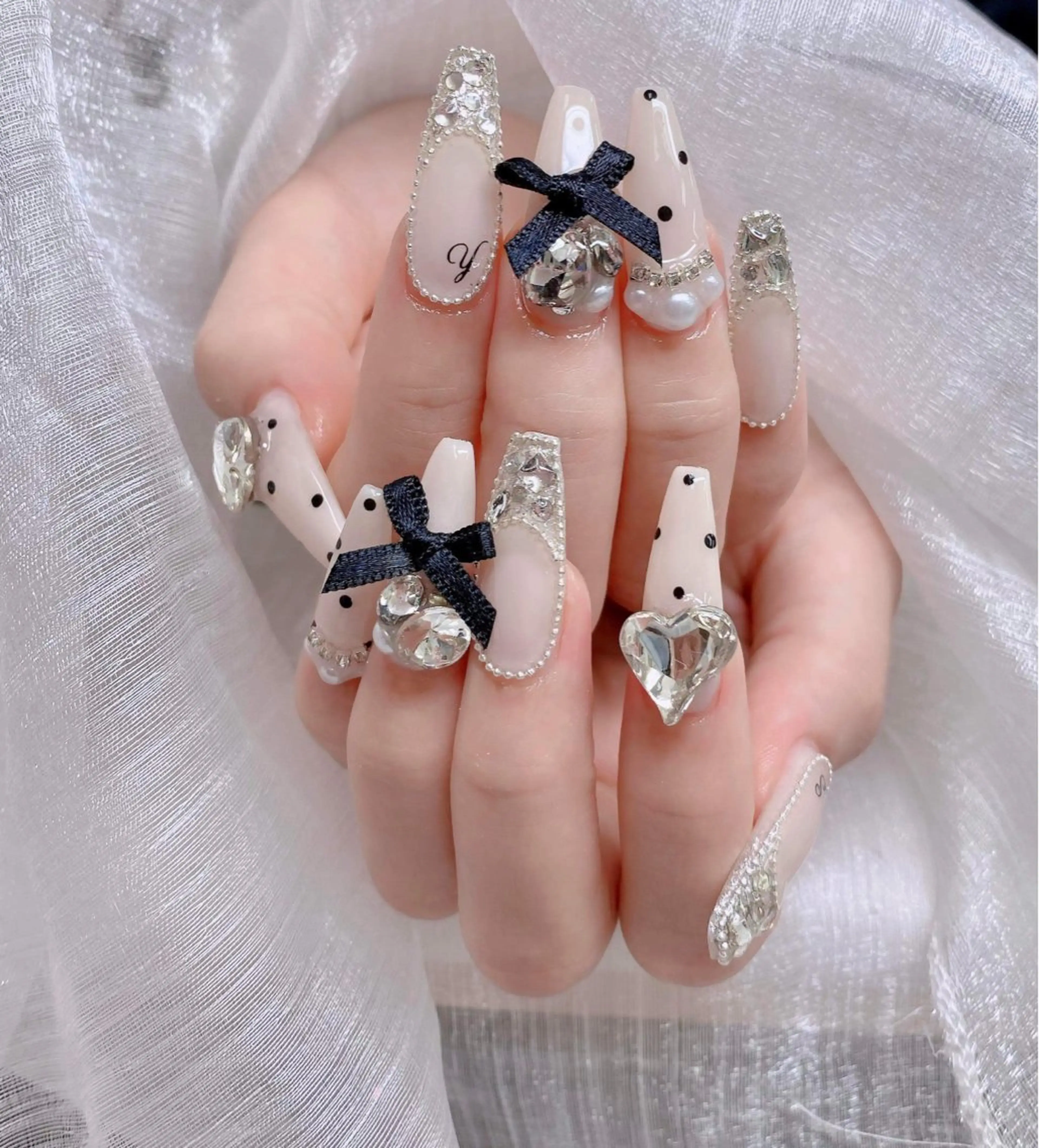 ネイル フレンチネイル ジェルネイル ガラスフレンチ ハロウィン ハート H.baby Nail Salonのネイルデザイン