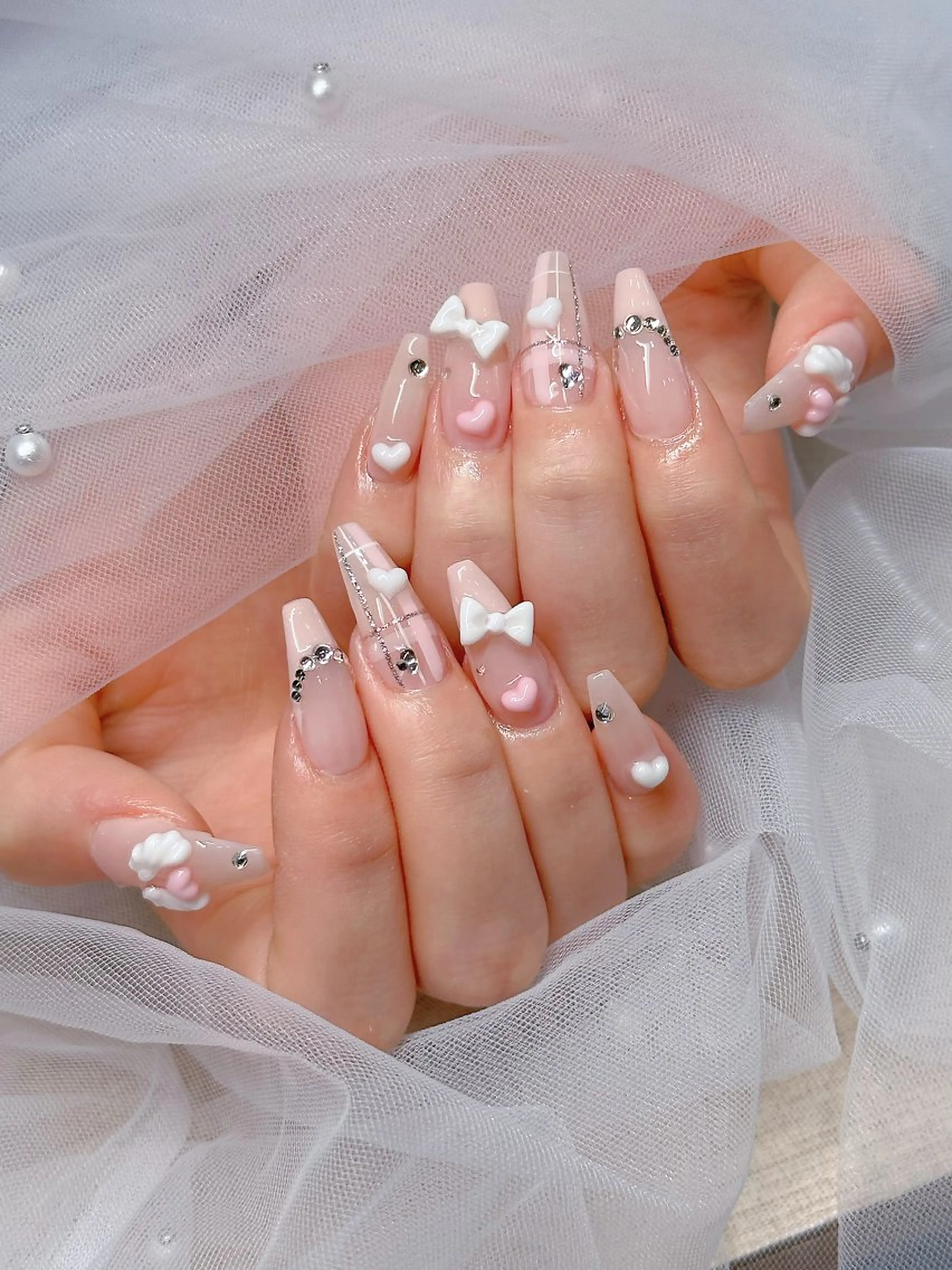 ネイル チークネイル フレンチネイル 韓国ネイル マグネットネイル ミラーネイル ハンドネイル Aki アキのネイルデザイン