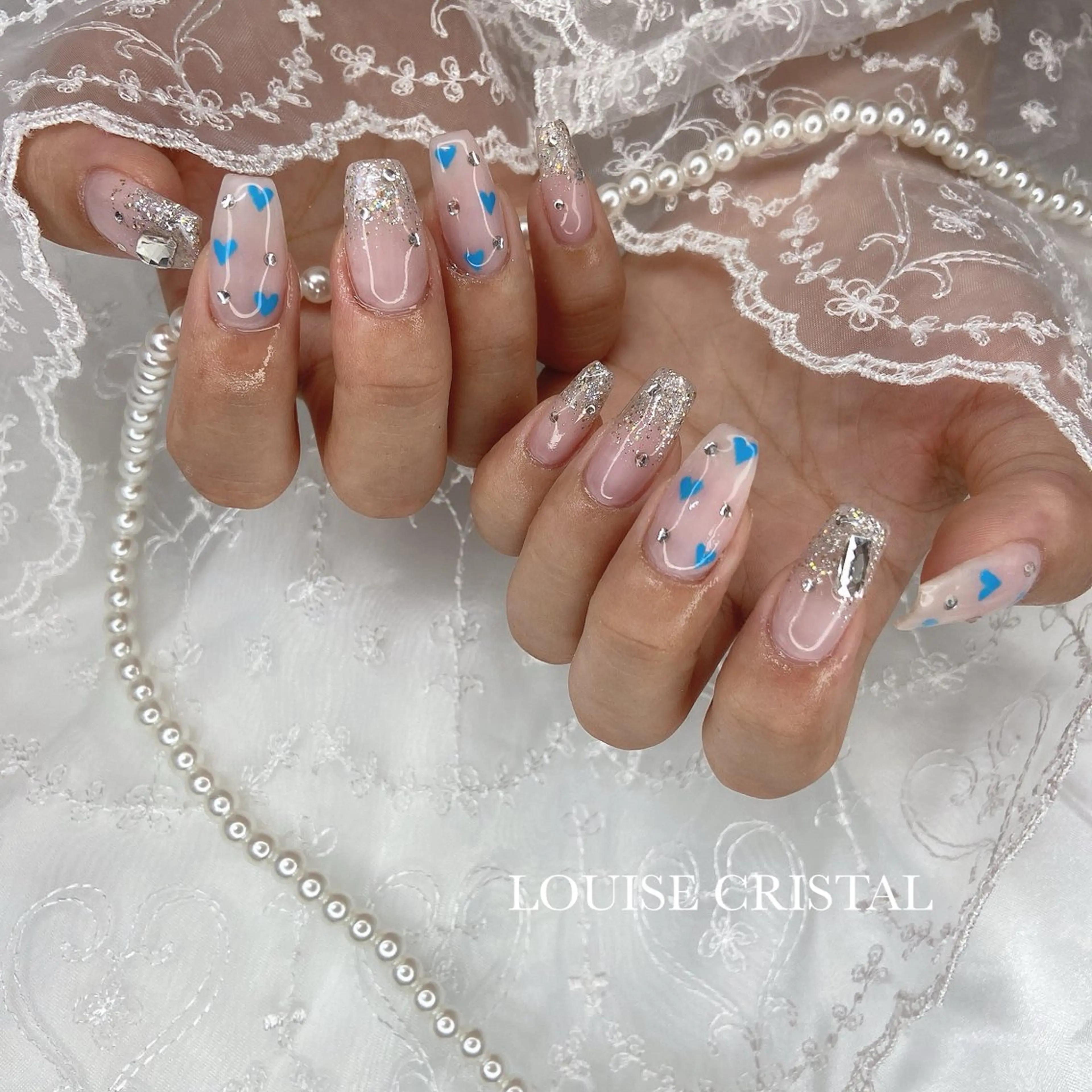 ネイル キラキラネイル ハンドネイル LOUISE CRYSTALのネイルデザイン