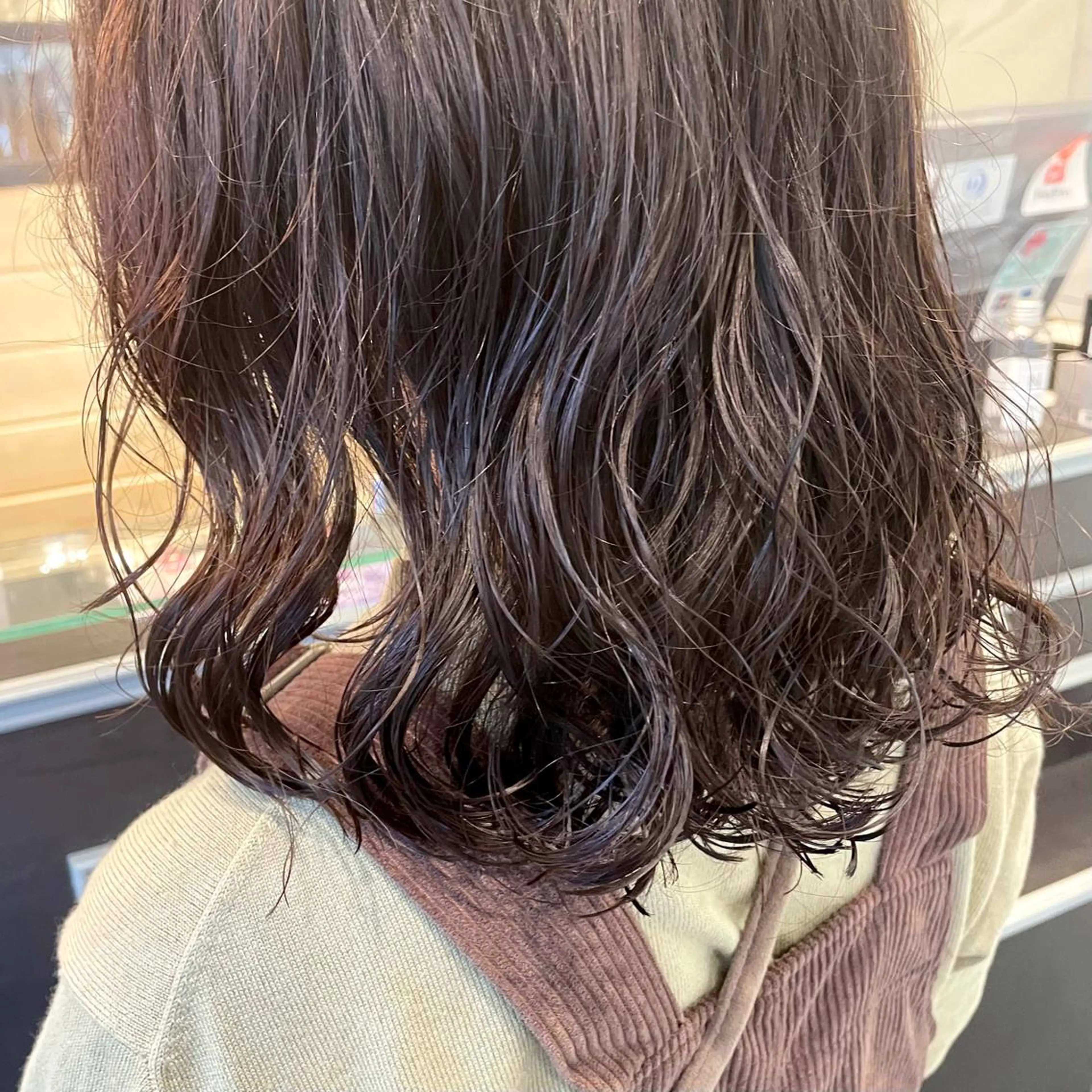 ミディアム パーマ スナコザワ レナのヘアスタイル