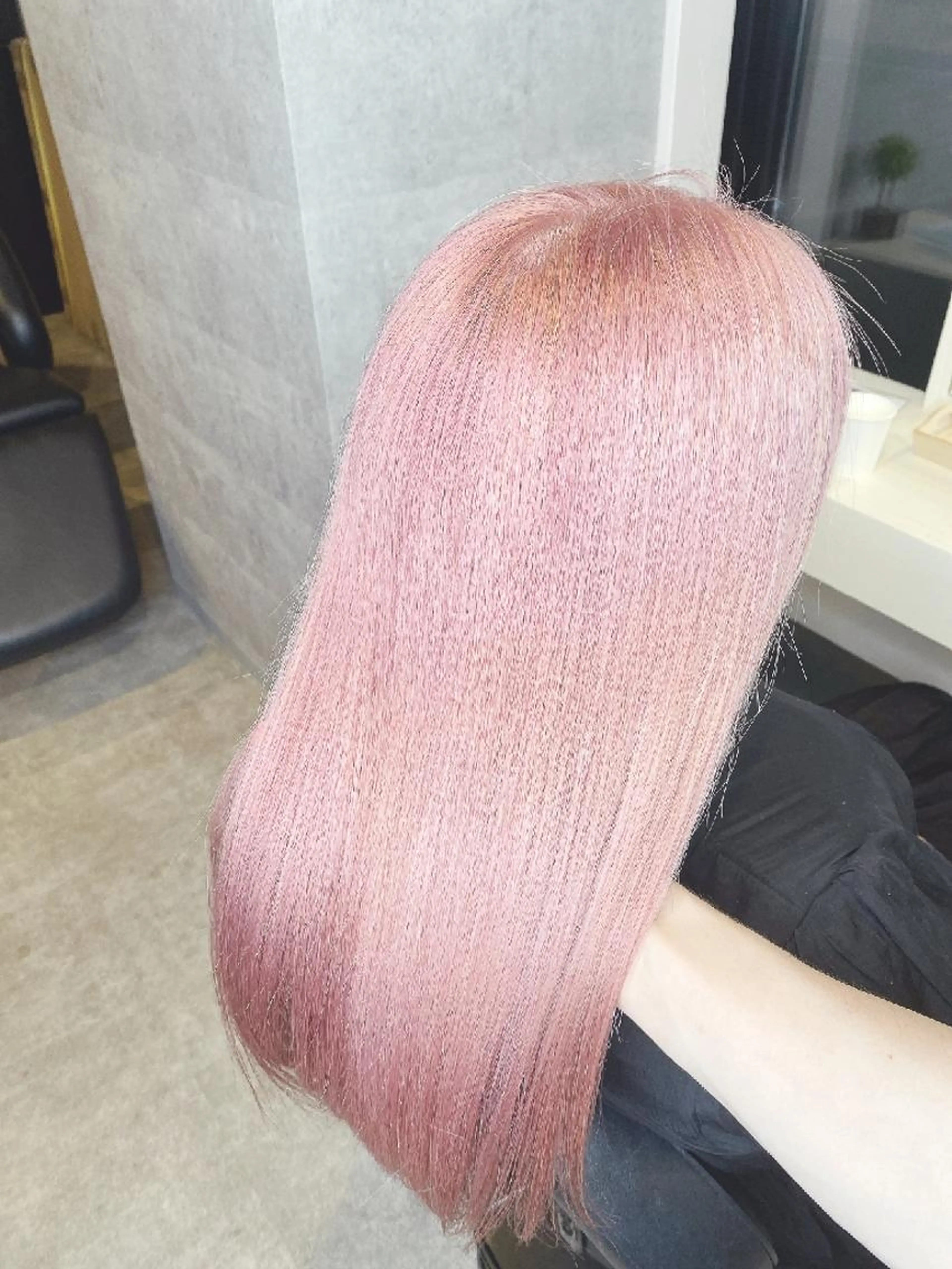 【髪質改善×ハイトーンカラー】ケアブリーチ2回＋ULTOWA水素トリートメントの写真