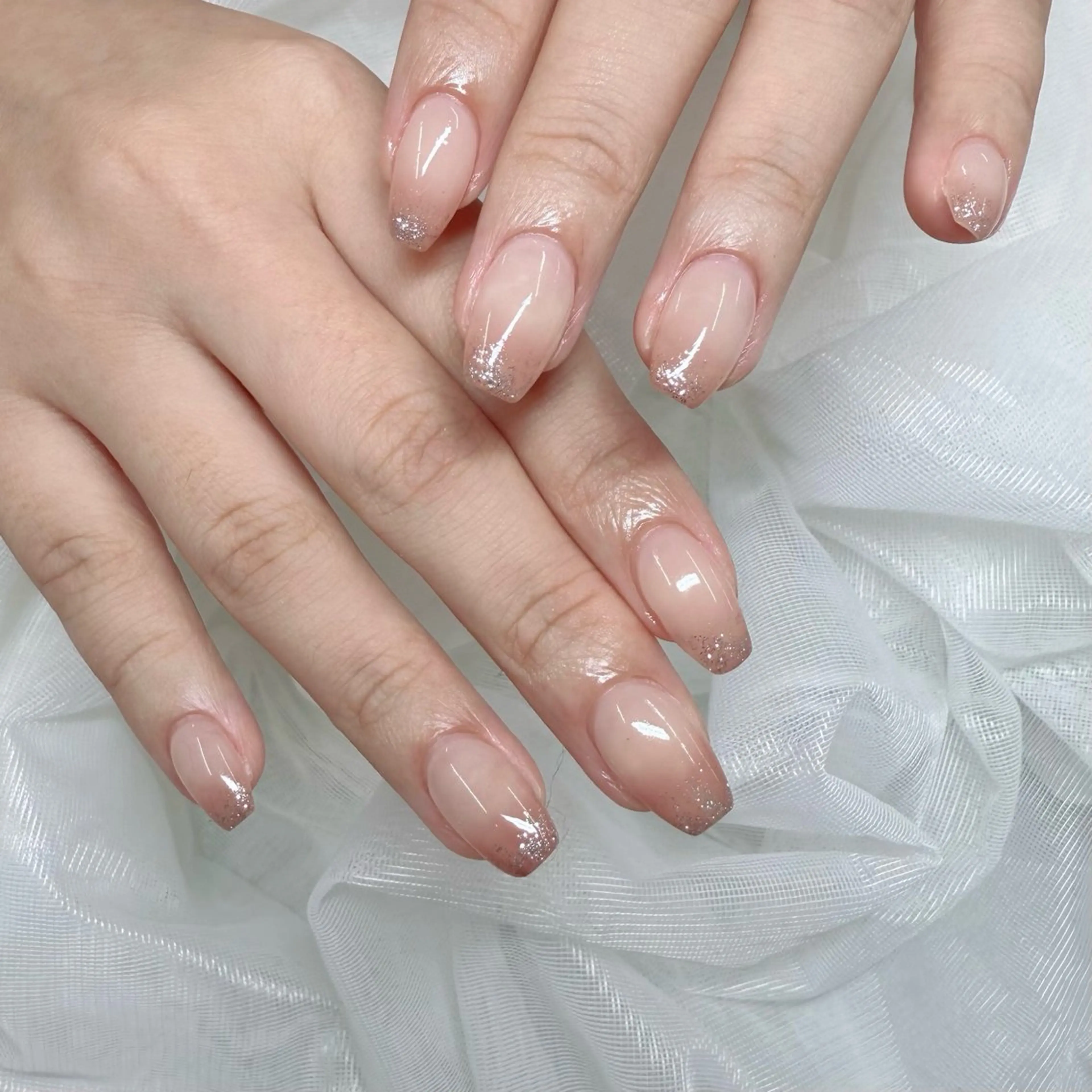 ネイル グラデーション ラメ(グリッター) ラメグラデーション オフィスネイル シンプルネイル ハンドネイル Amie NAILのネイルデザイン