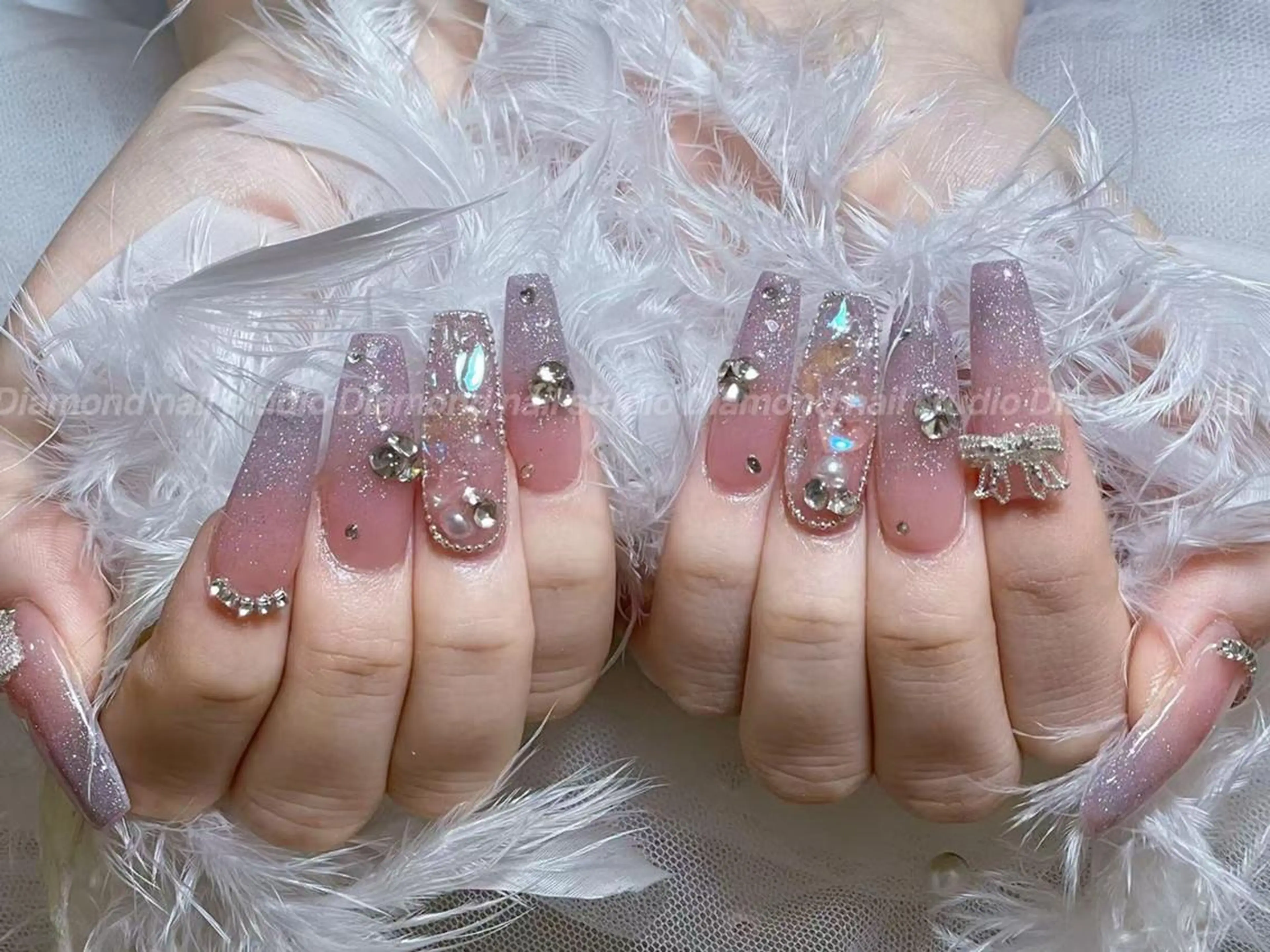 ネイル アートネイル オーロラネイル ガーリー キラキラネイル 韓国ネイル ハンドネイル DIAMOND Nail🍒のネイルデザイン