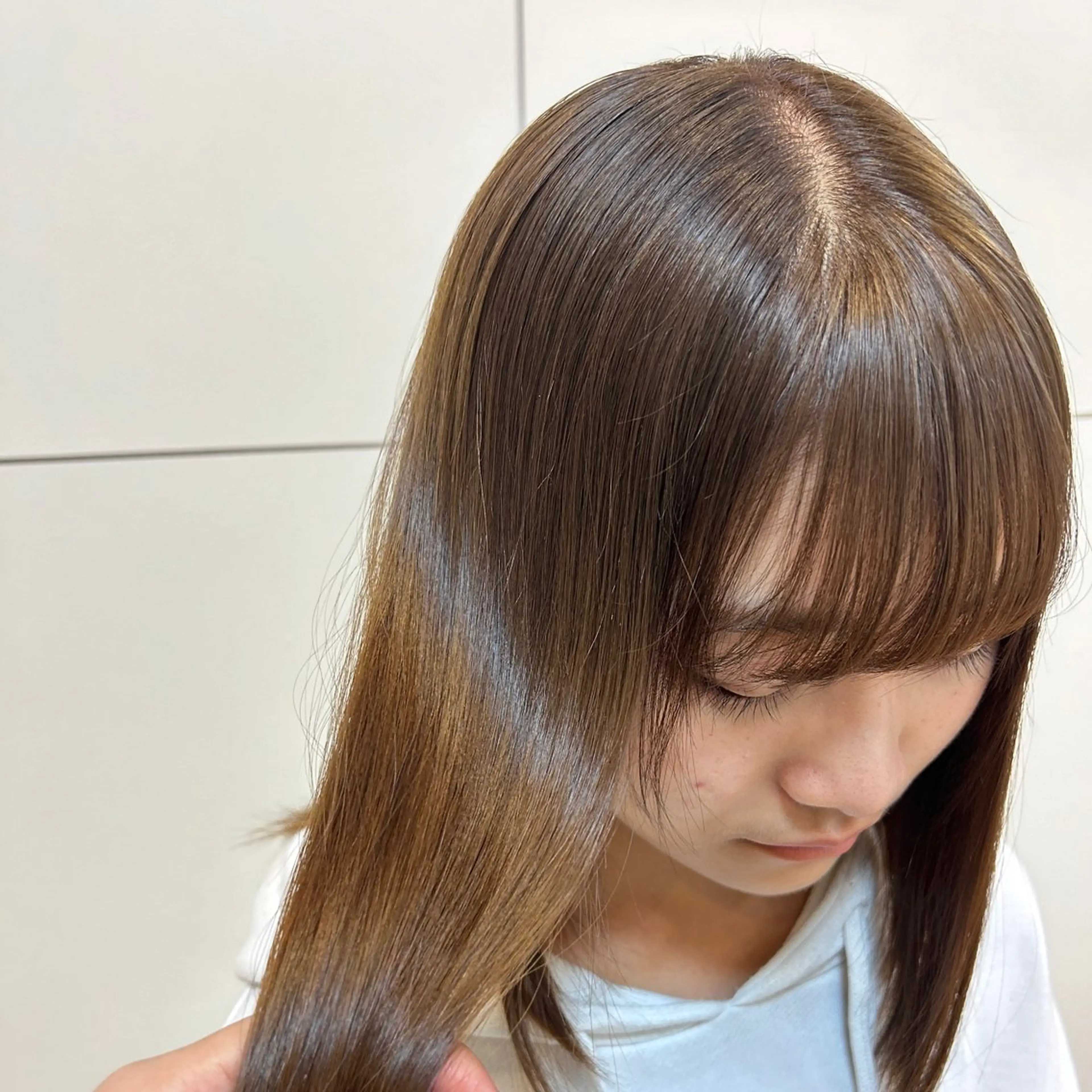 セミロング カラー ブラウンカラー 透明感カラー マロンブラウン ヘアカラー 阪田 真奈未のヘアスタイル