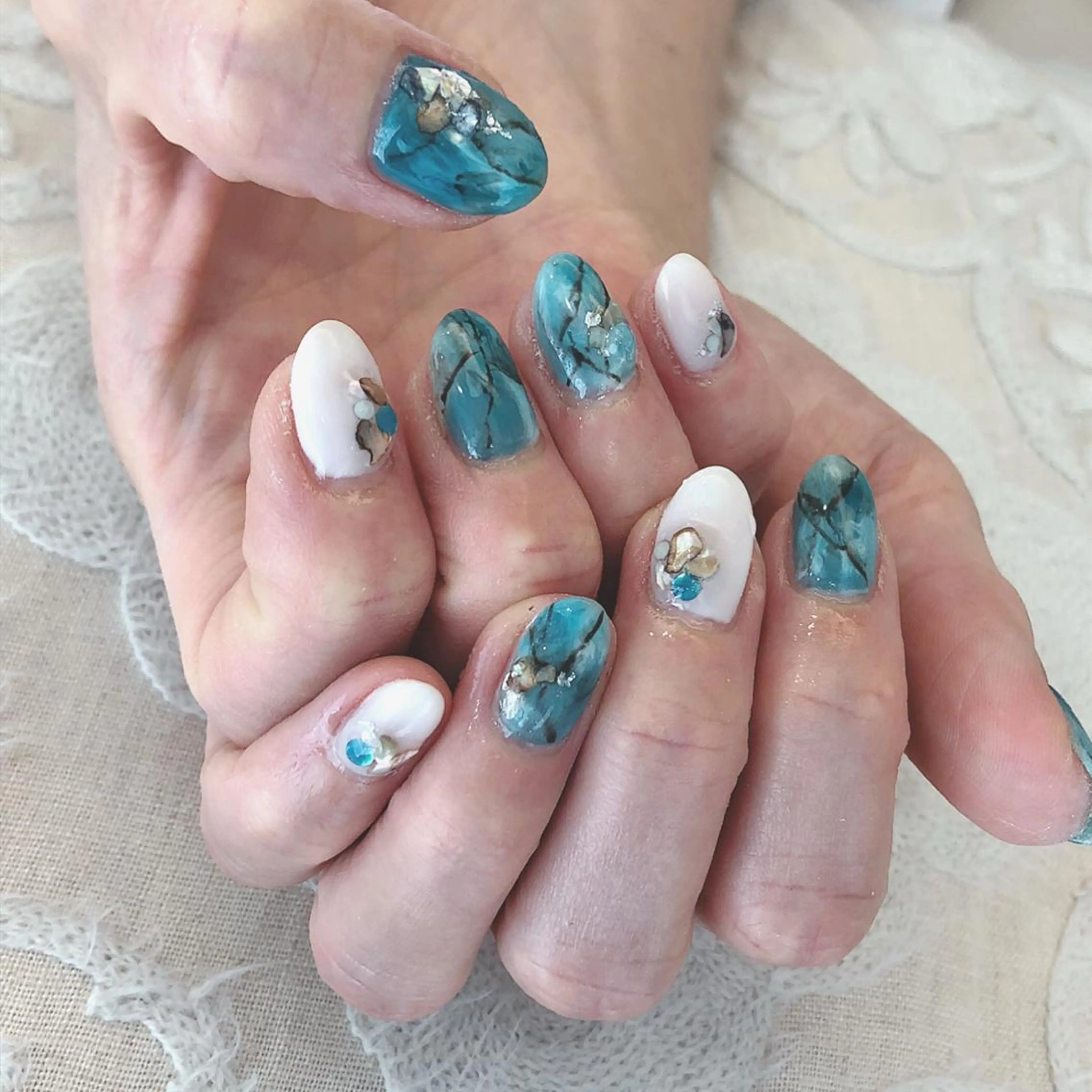 ネイル ブルー 中牟田 彩水のネイルデザイン