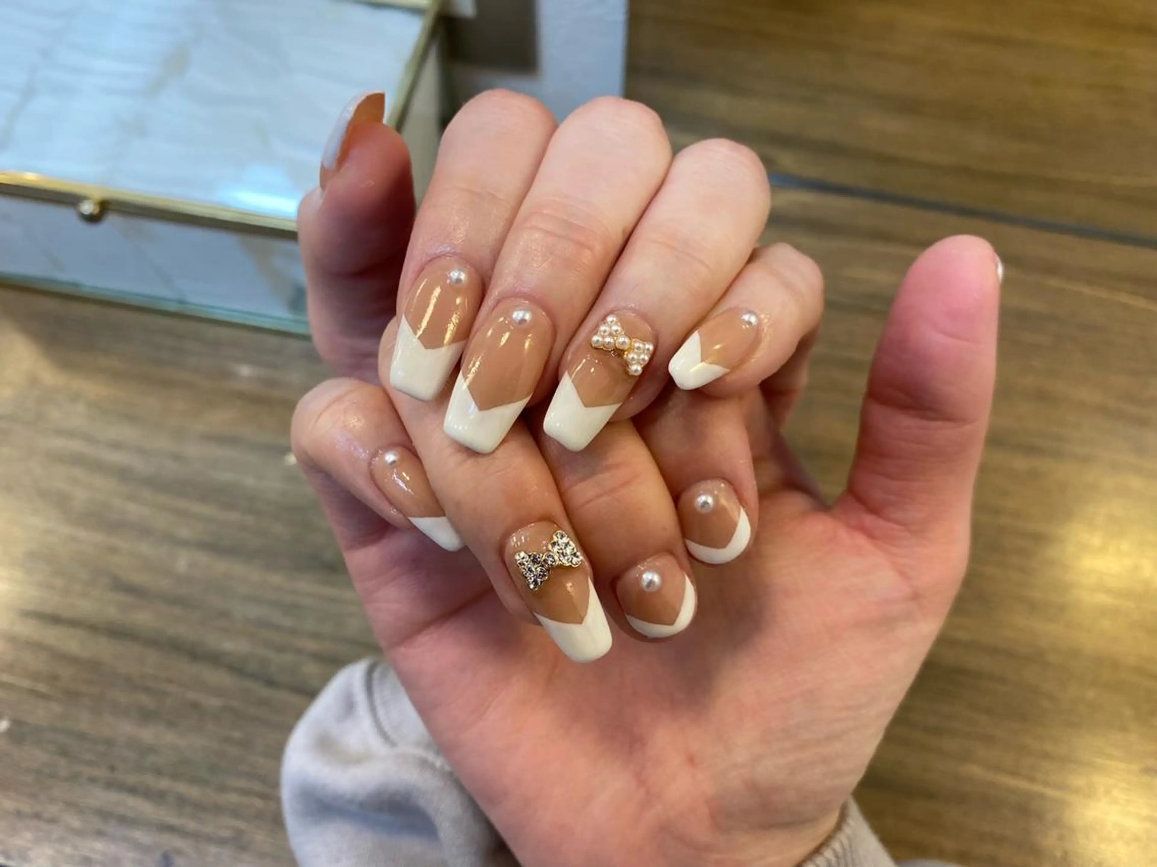 ネイル 持ち込み 【尾下】 ロイヤル•セラピストのネイルデザイン