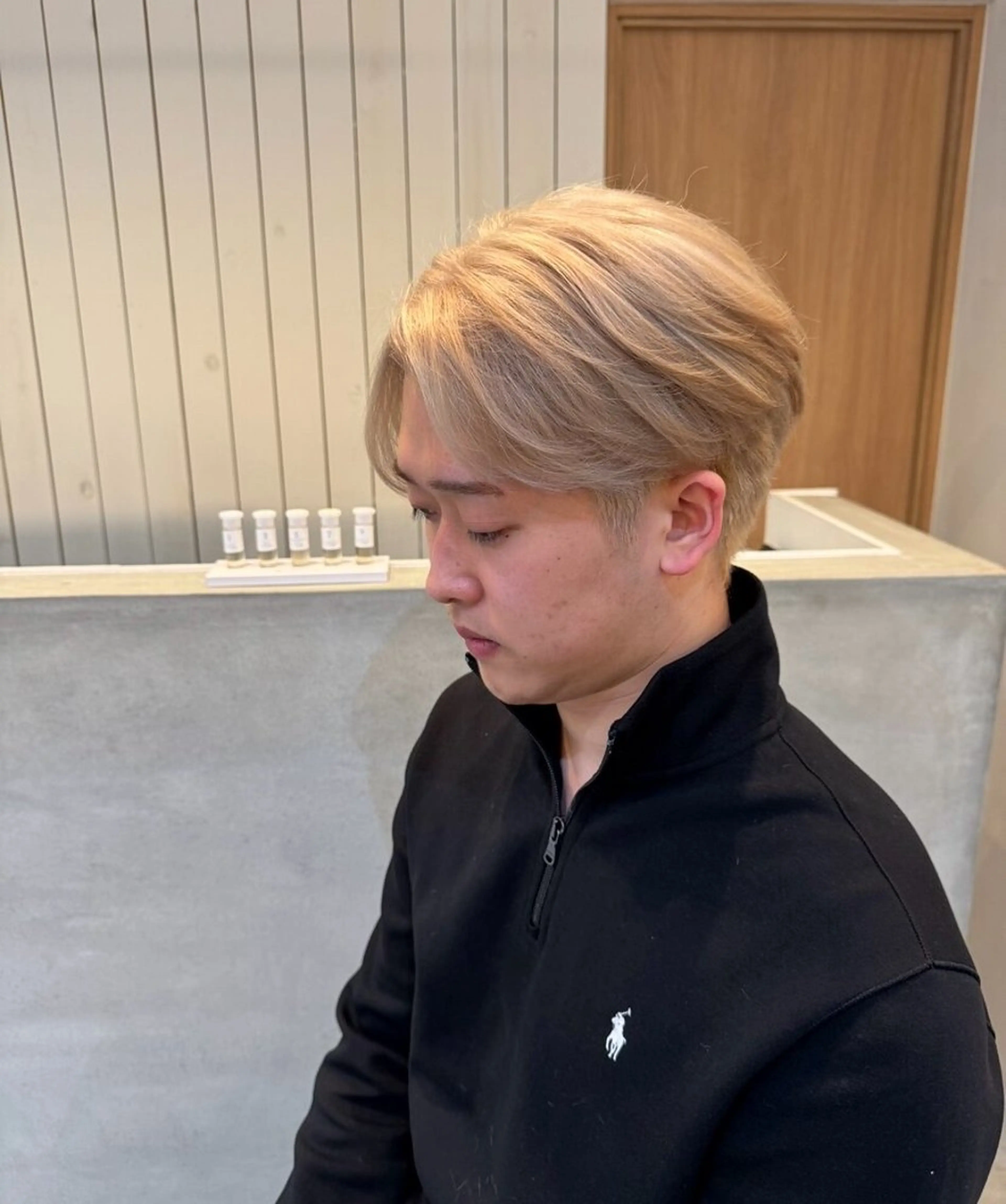 【女性目線のかっこいい色気】カット＋ブリーチ＋生オイルトリートメントの写真