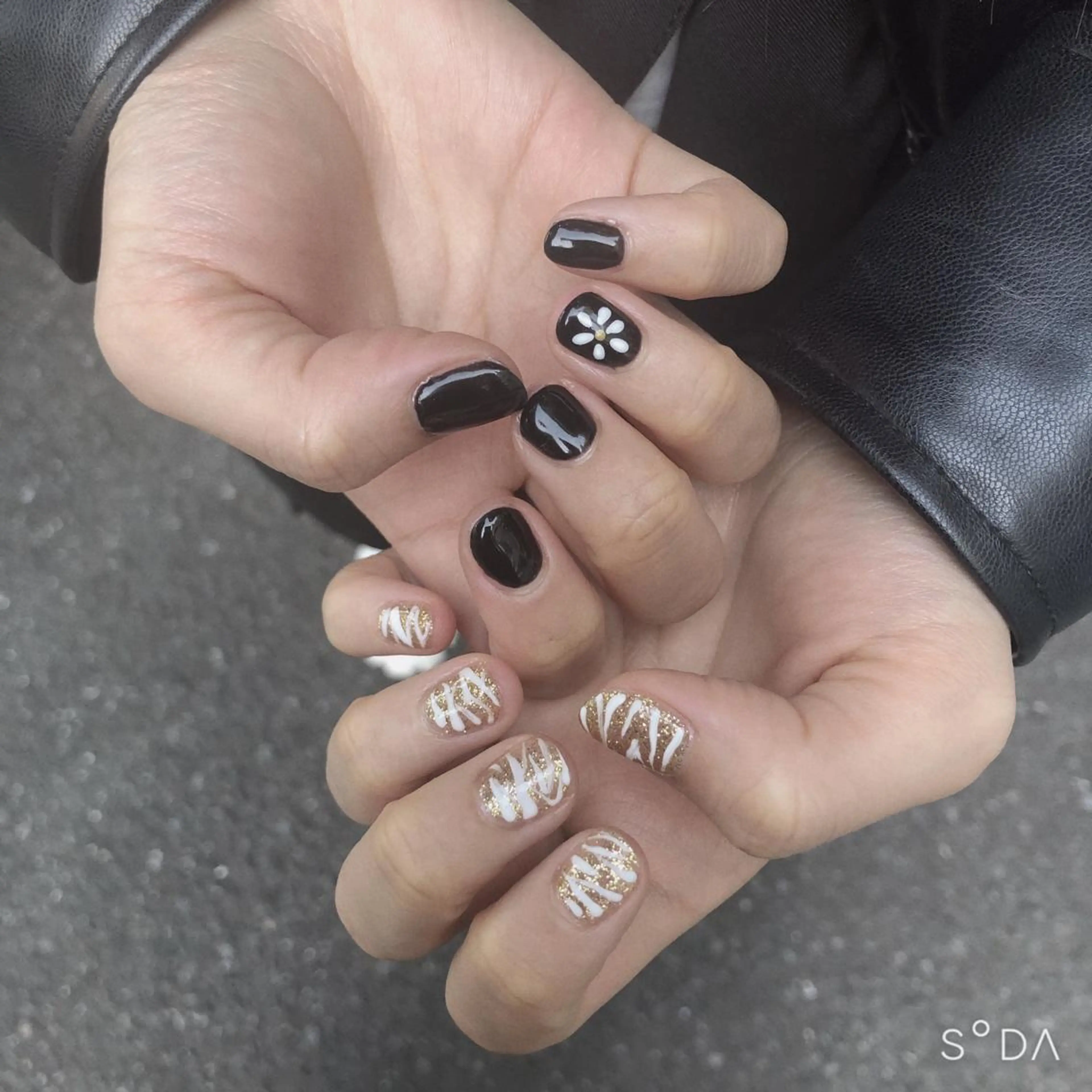 ネイル アニマル柄 アートネイル ジェルネイル ラメ(グリッター) 冬ネイル You kyehwaのネイルデザイン