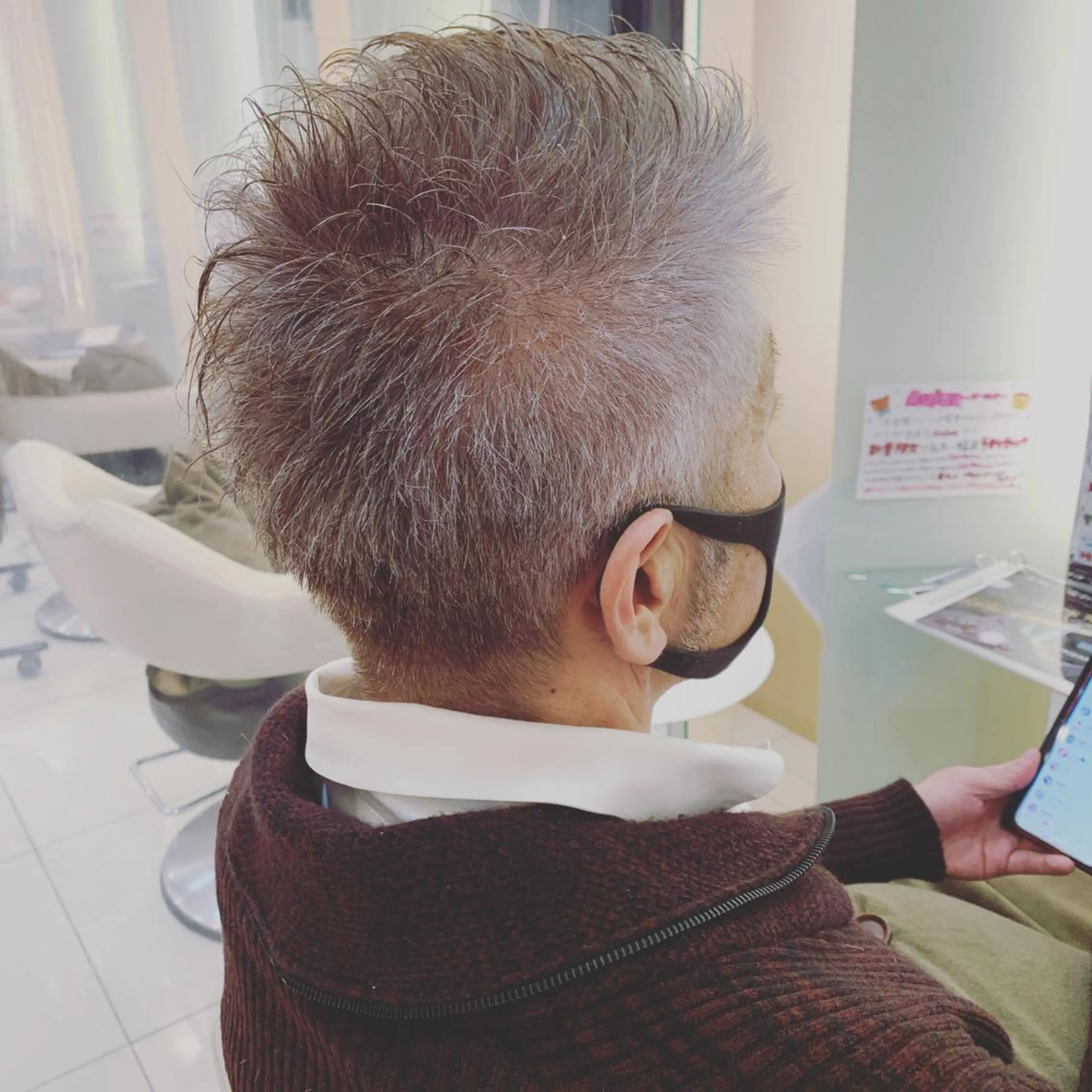 ショート カラー メンズ メンズバレイヤージュ メンズブリーチ メンズハイライト メンズインナーカラー アクアカラー カット トータルビューティー K:R鶴川のヘアスタイル