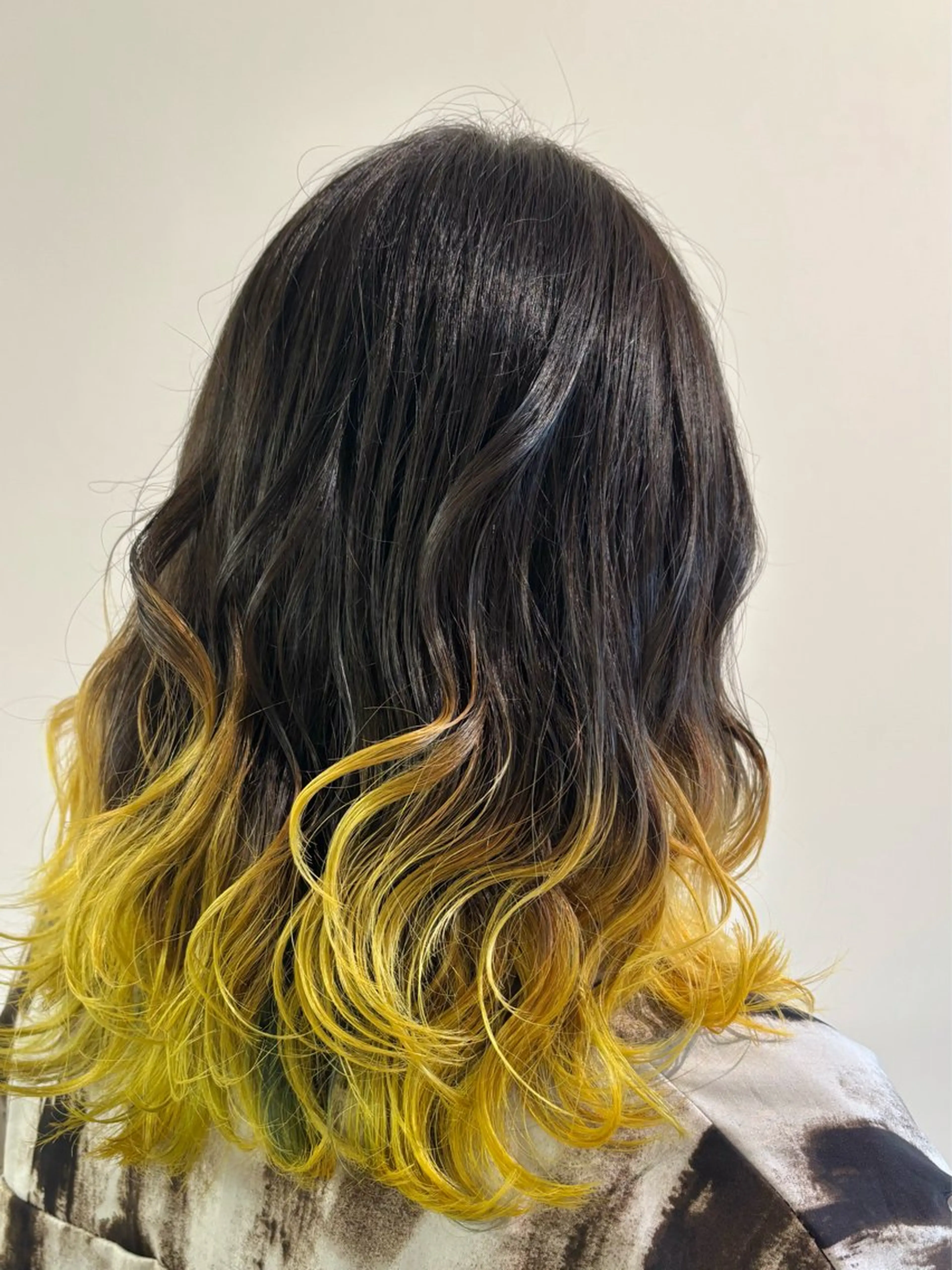 セミロング カラー 古川 琴美のヘアスタイル