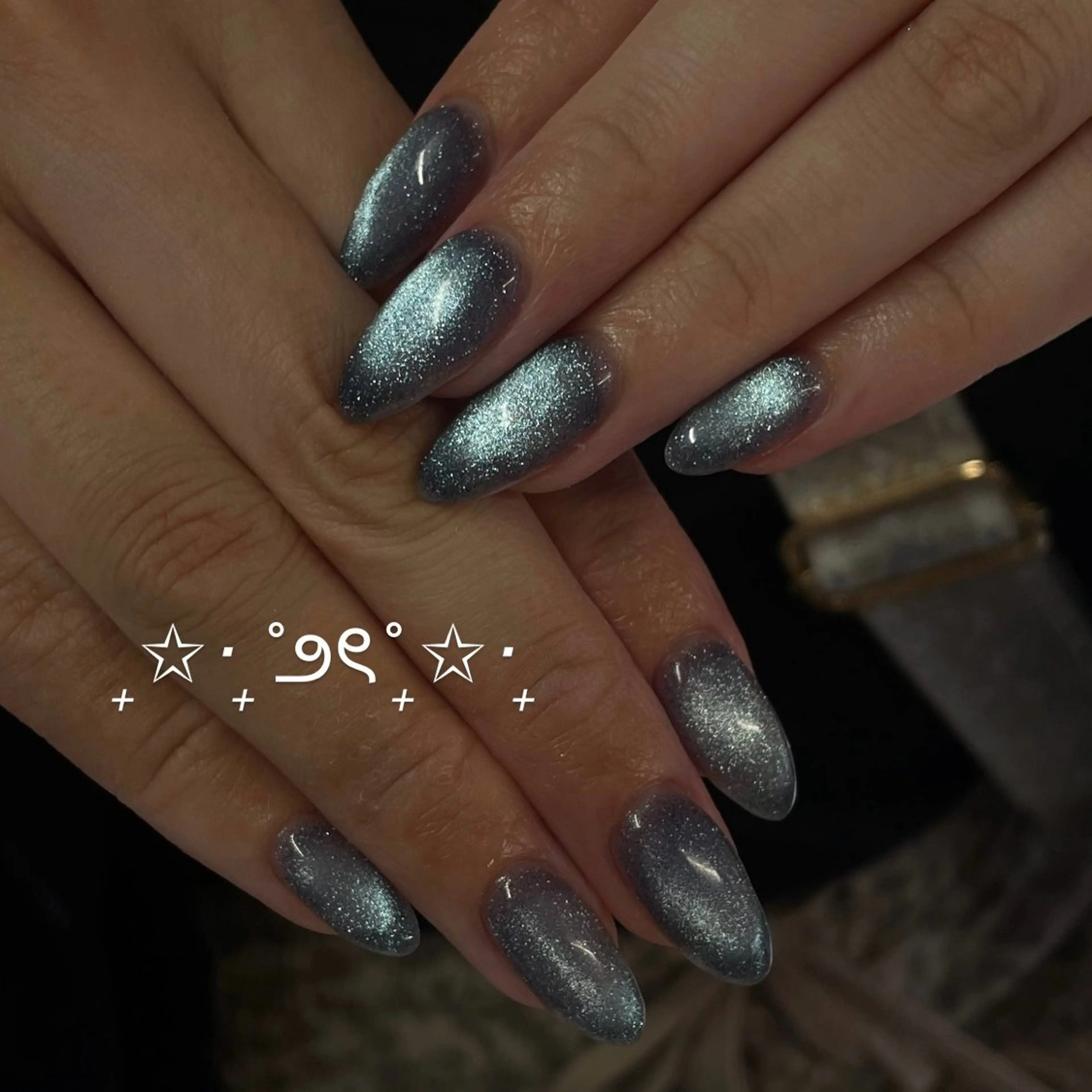 ネイル キラキラネイル マグネットネイル ハンドネイル yuna@ 練習生☘️のネイルデザイン