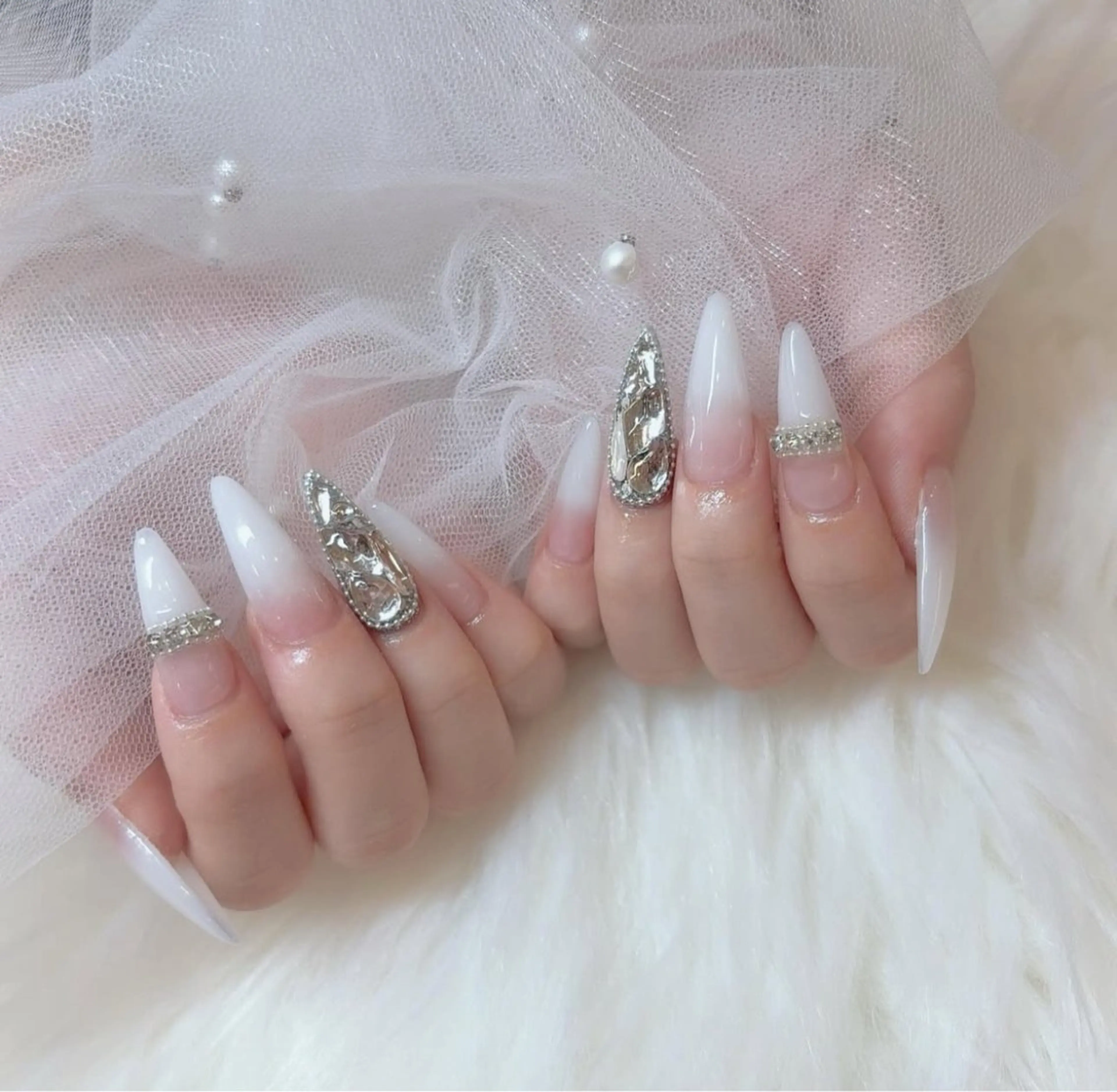 ネイル アートネイル フラワーネイル フレンチネイル ジェルネイル グラデーション ハンドネイル Ryunail所属・Ryu Nail NekoChanのネイルデザイン