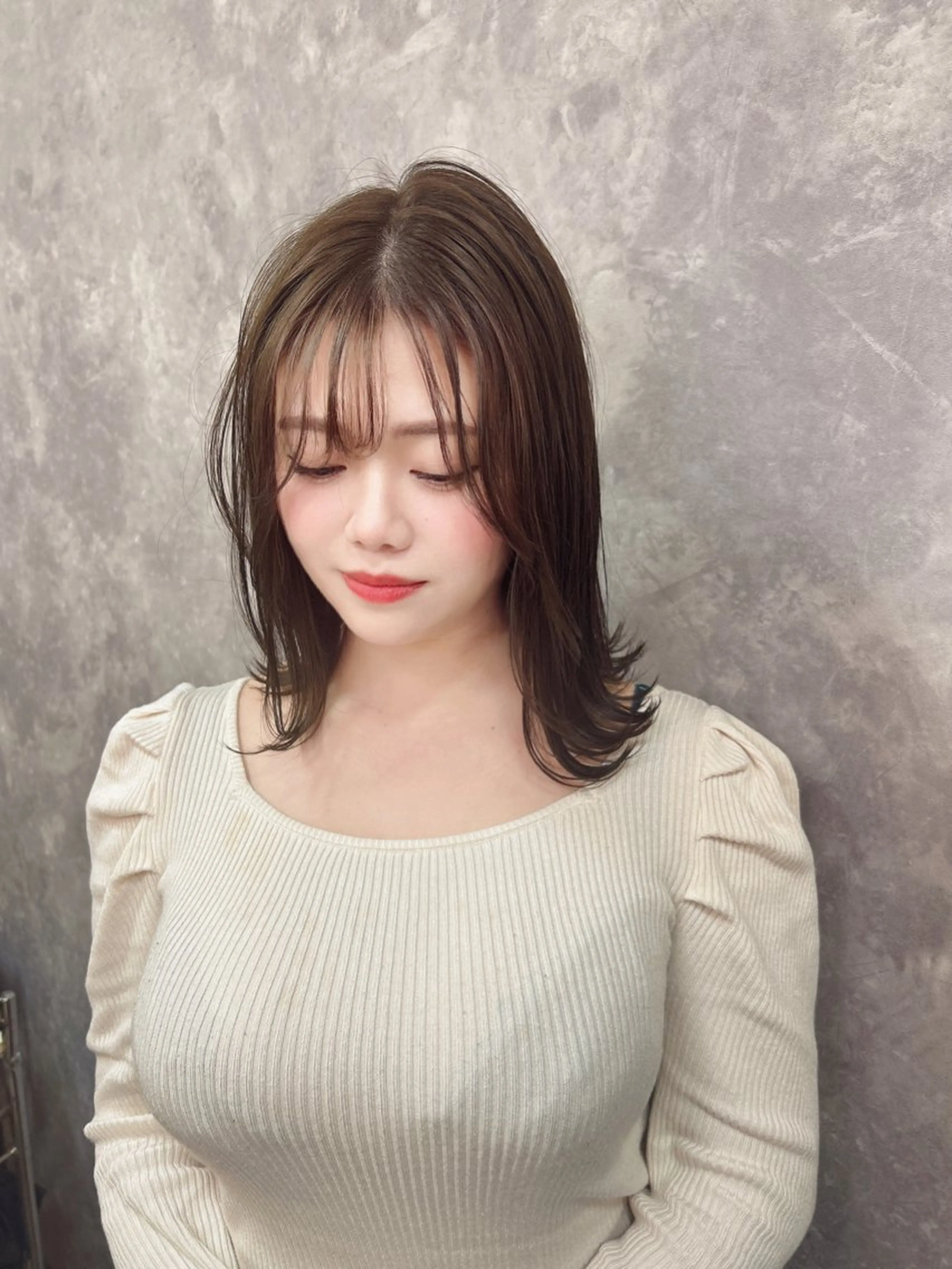 セミロング カラー 透明感カラー ヘアカラー 🦋髪質改善🦋 眞井琴美のヘアスタイル