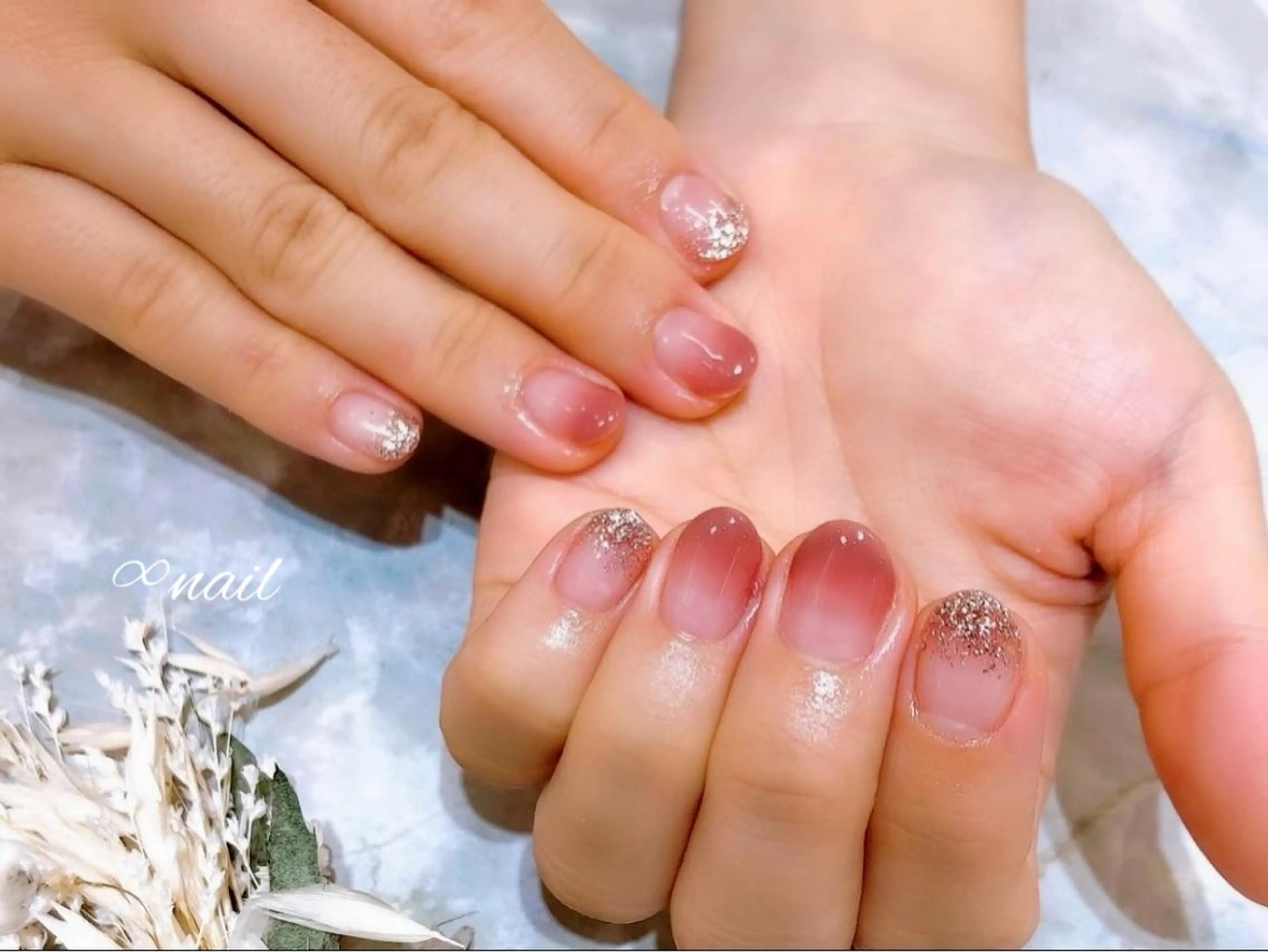 ネイル アートネイル ジェルネイル グラデーション 氷ネイル・うるうるネイル キラキラネイル ♾nail 恵美のマツエク・マツパデザイン