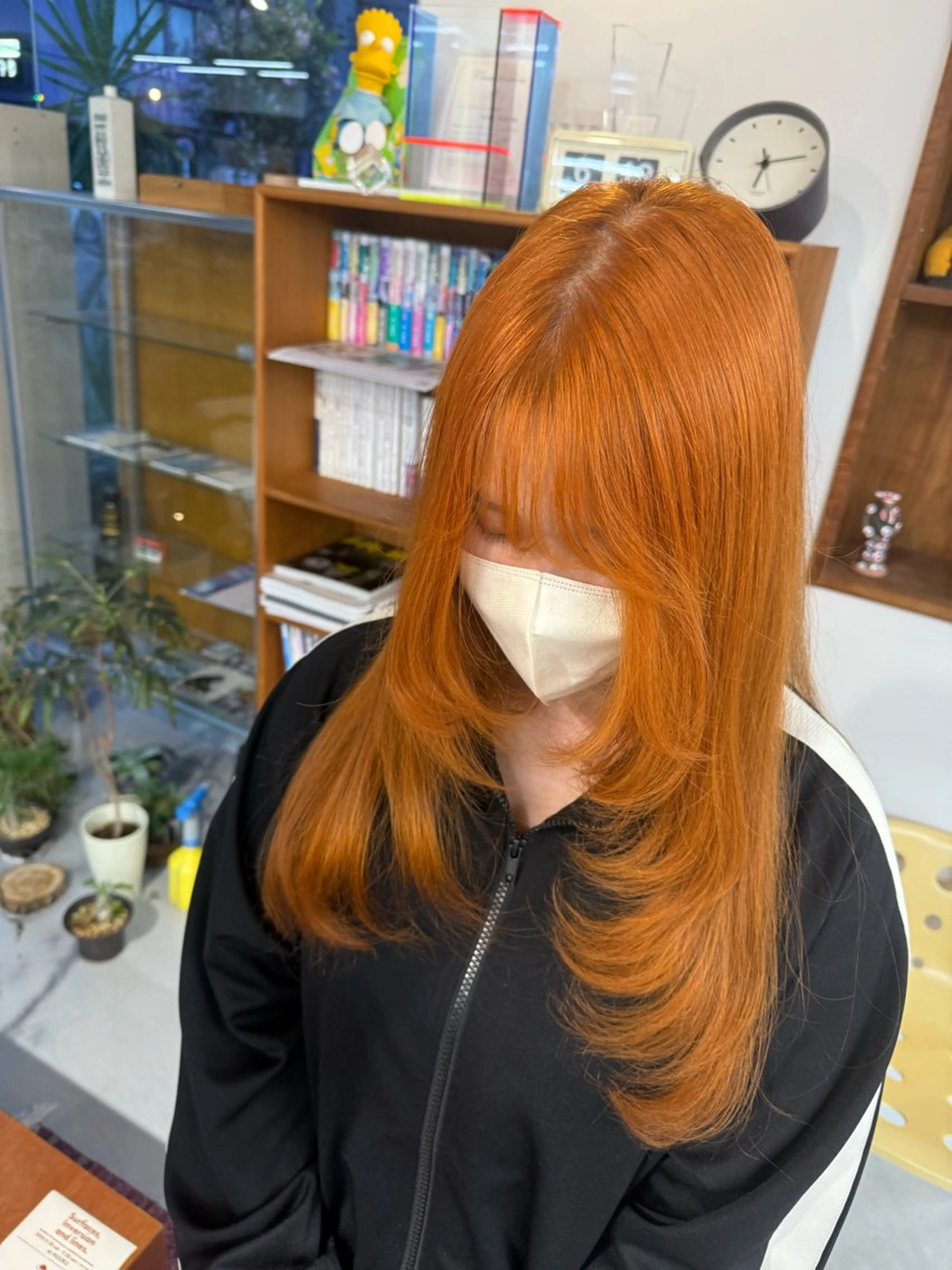 ロング カラー ブリーチ オレンジ レイヤーカット カット ヘアカラー まなみ/ PORT SALONのヘアスタイル