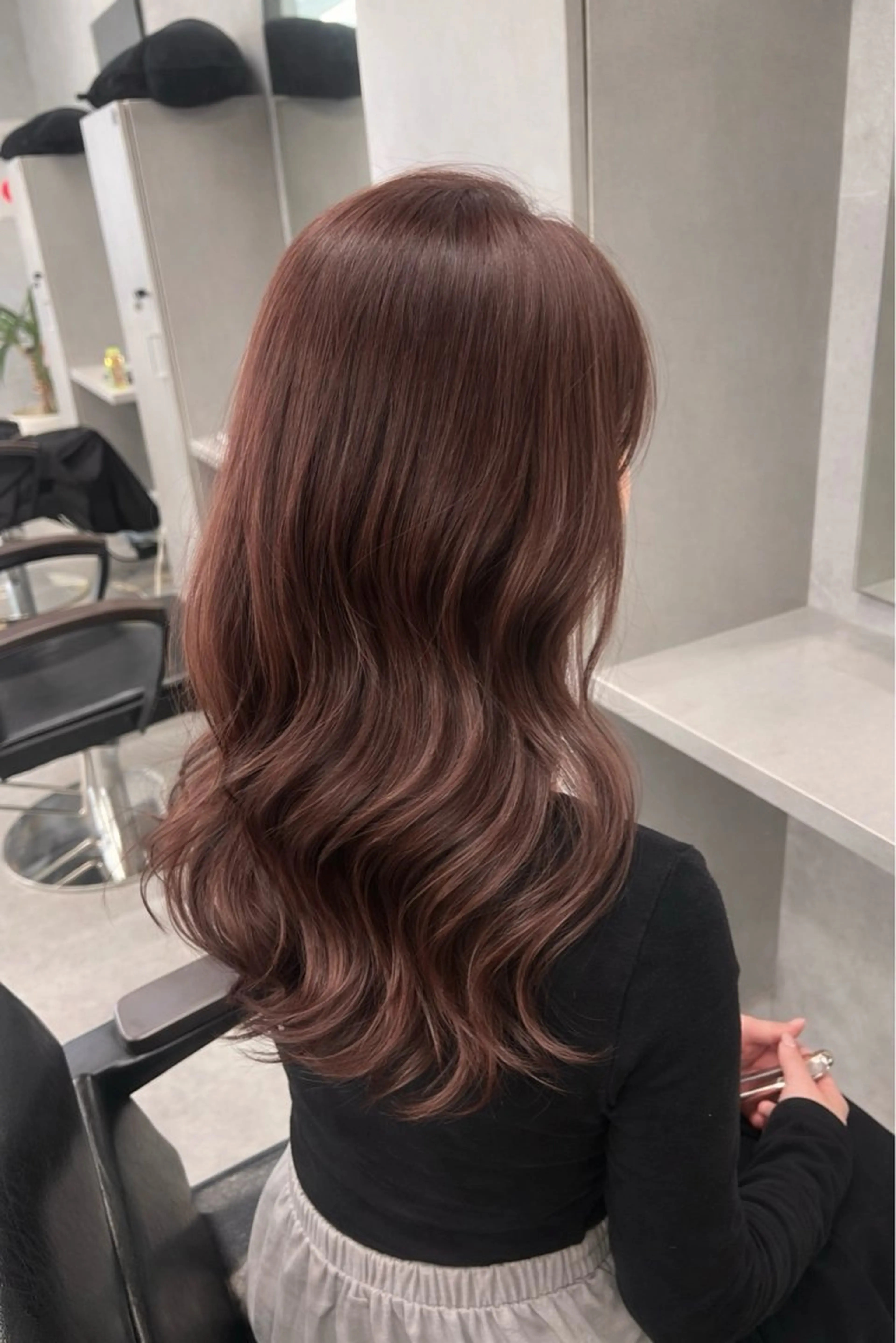 ロング ヘアカラー トリートメント 石津 優菜のヘアスタイル