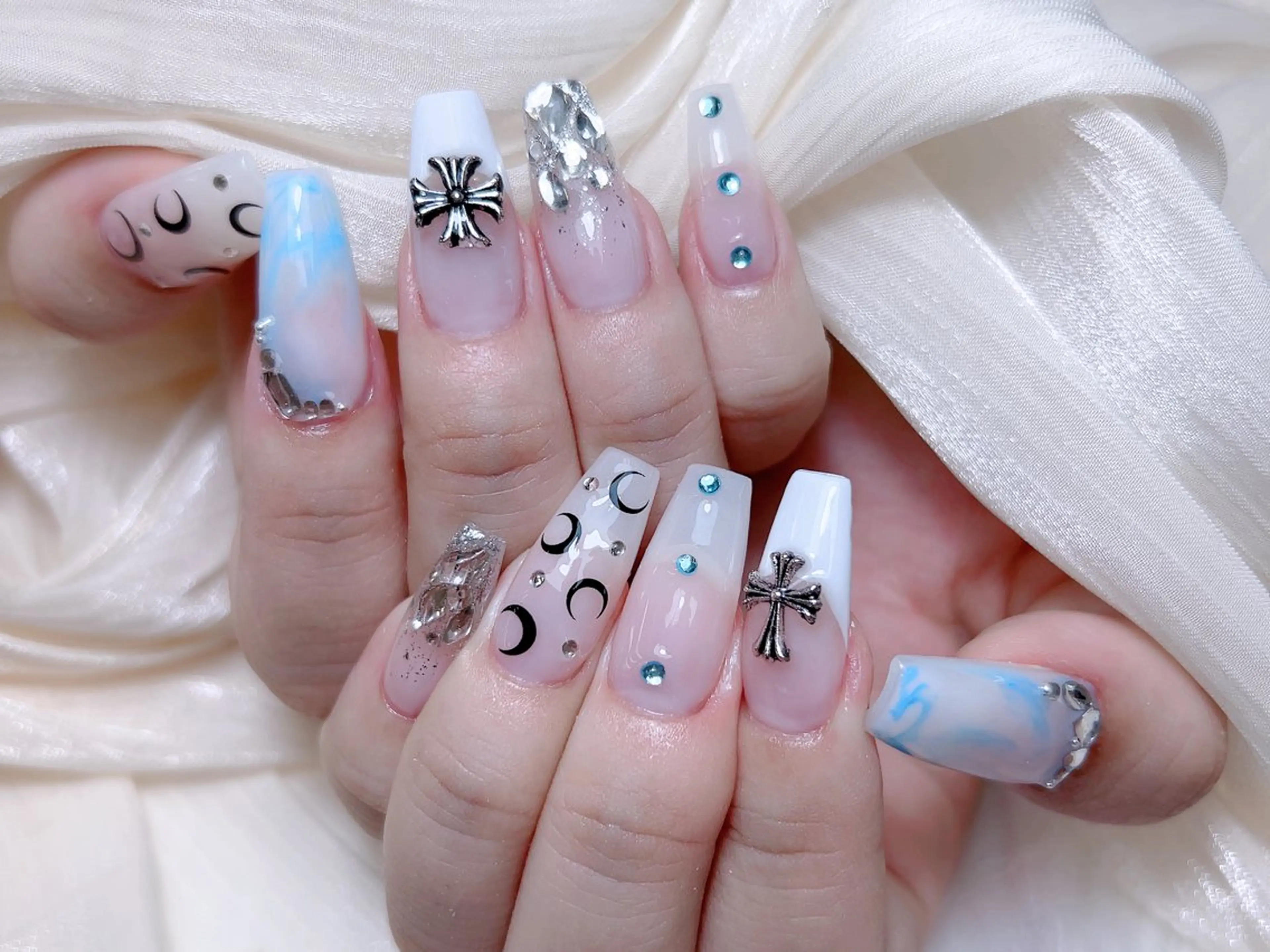ネイル M🌷nail 長さだし専門店のネイルデザイン