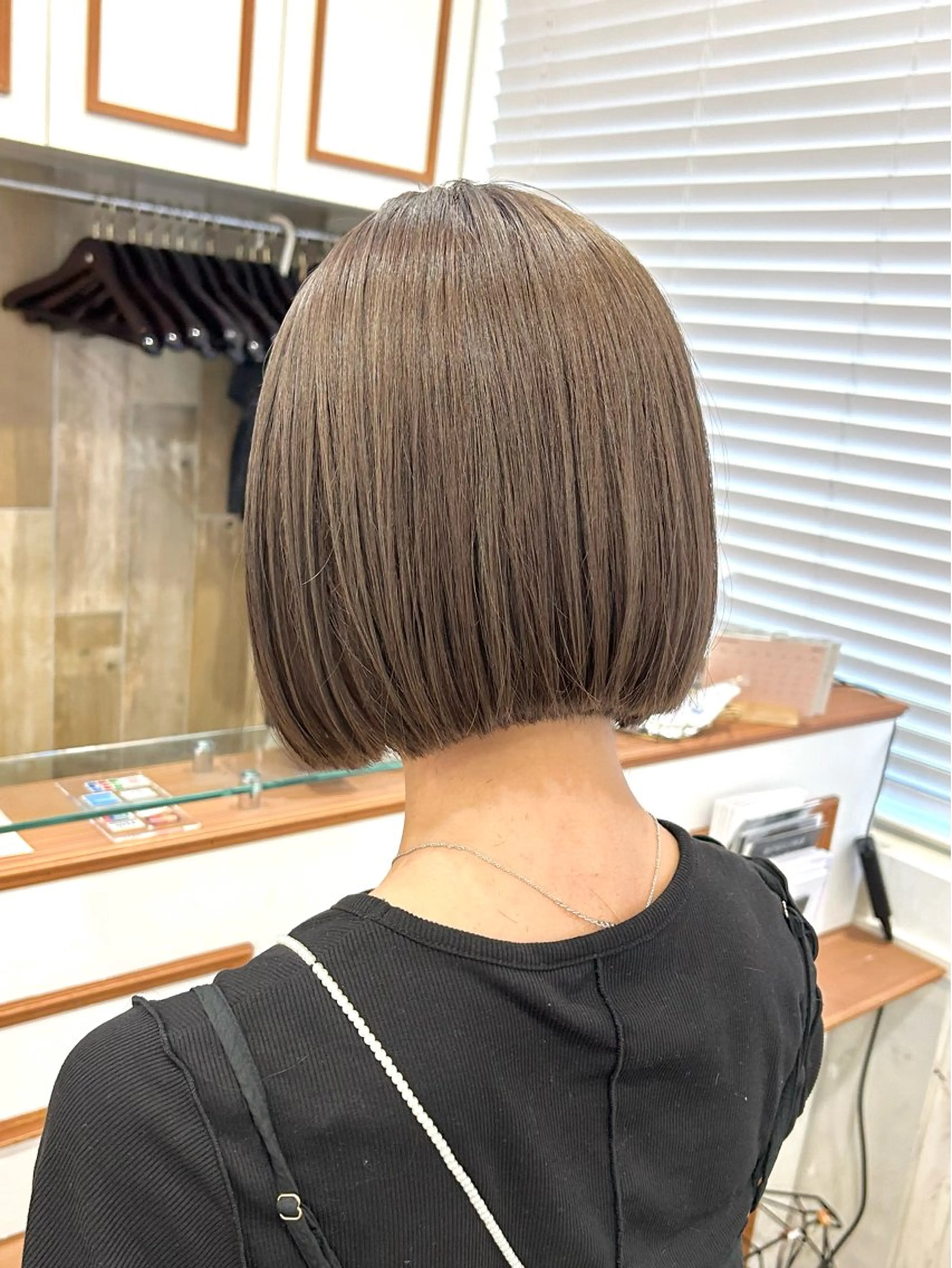 ショート カラー カット ヘアカラー トリートメント ぱつっとボブ/ 小野あかねのヘアスタイル