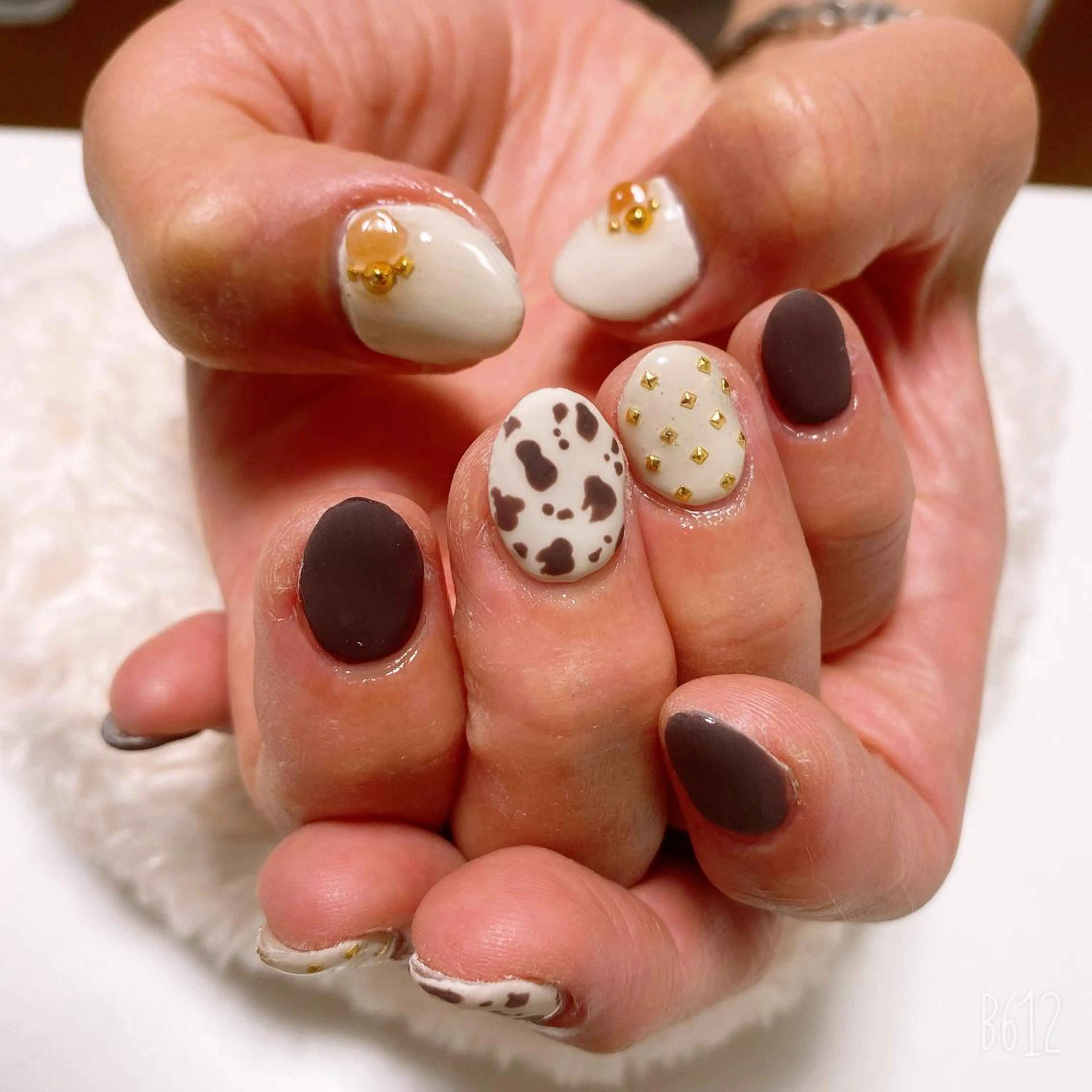 ネイル The Best Beauty受付担当のヘアスタイル