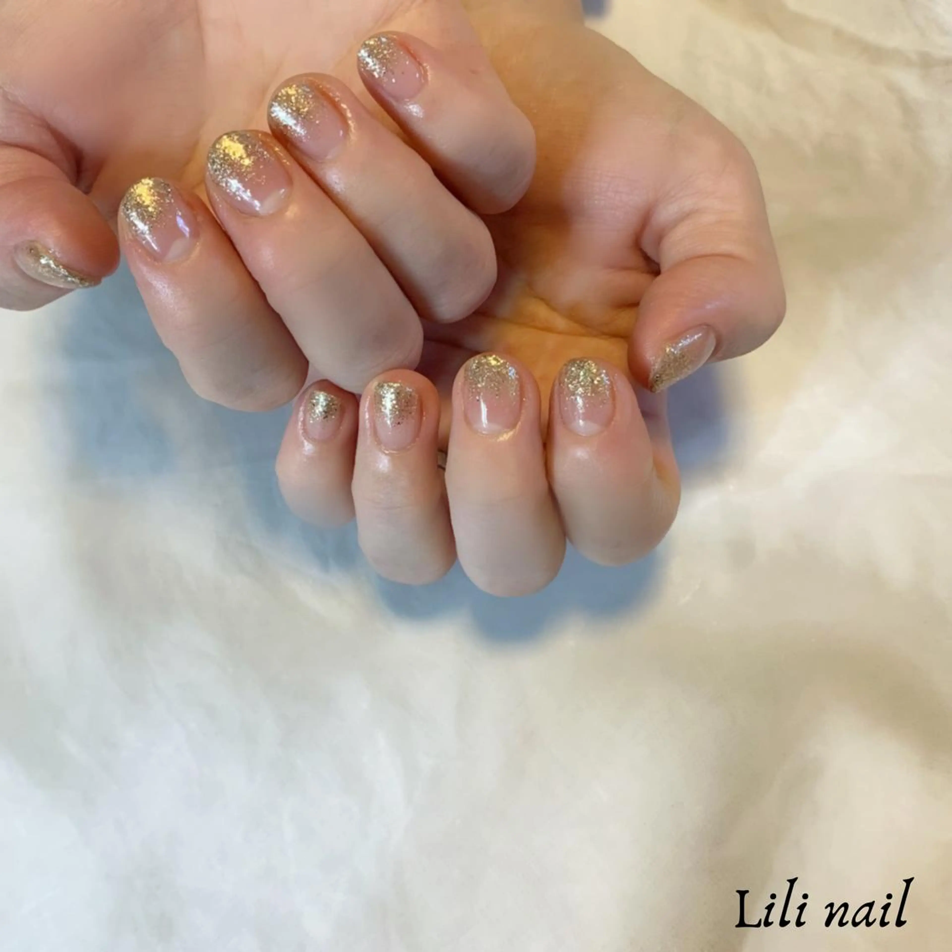 ショート ネイル ラメ(グリッター) ラメグラデーション Lili beauty salon所属・Lilibeauty salonのネイルデザイン