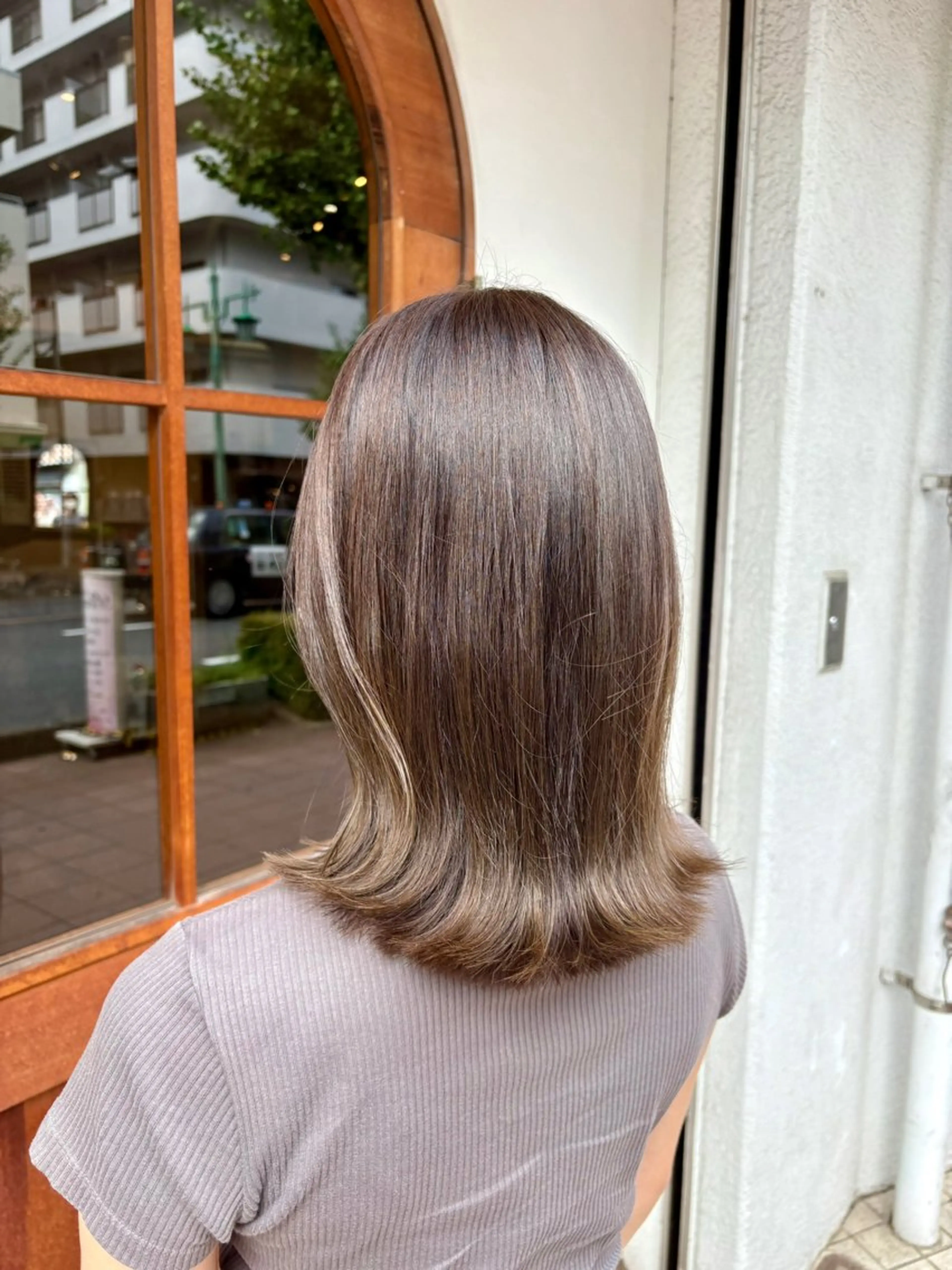 ミディアム カラー あずま みゆのヘアスタイル