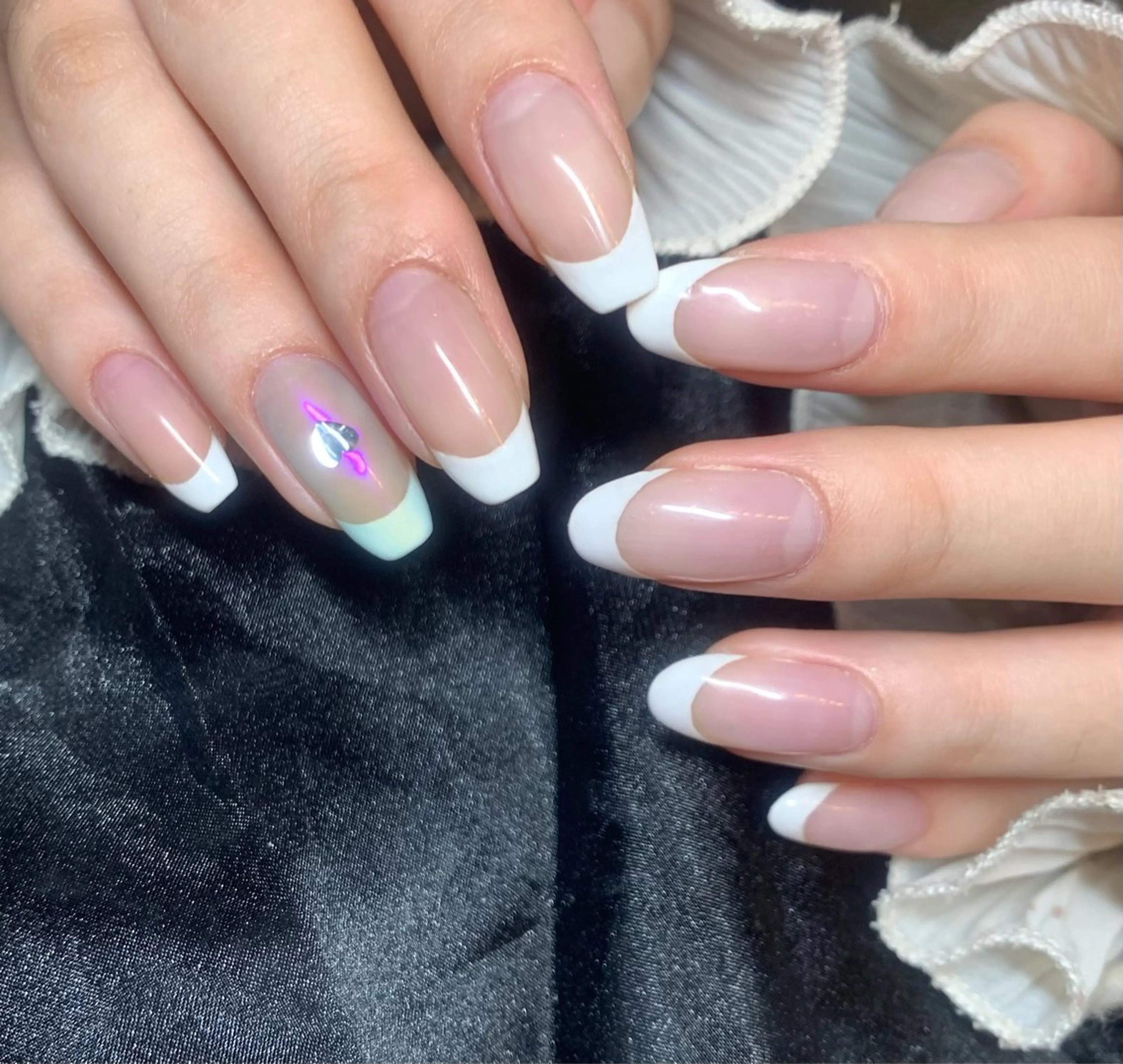 🪽ハンドネイルフレンチ【オフなし】の写真