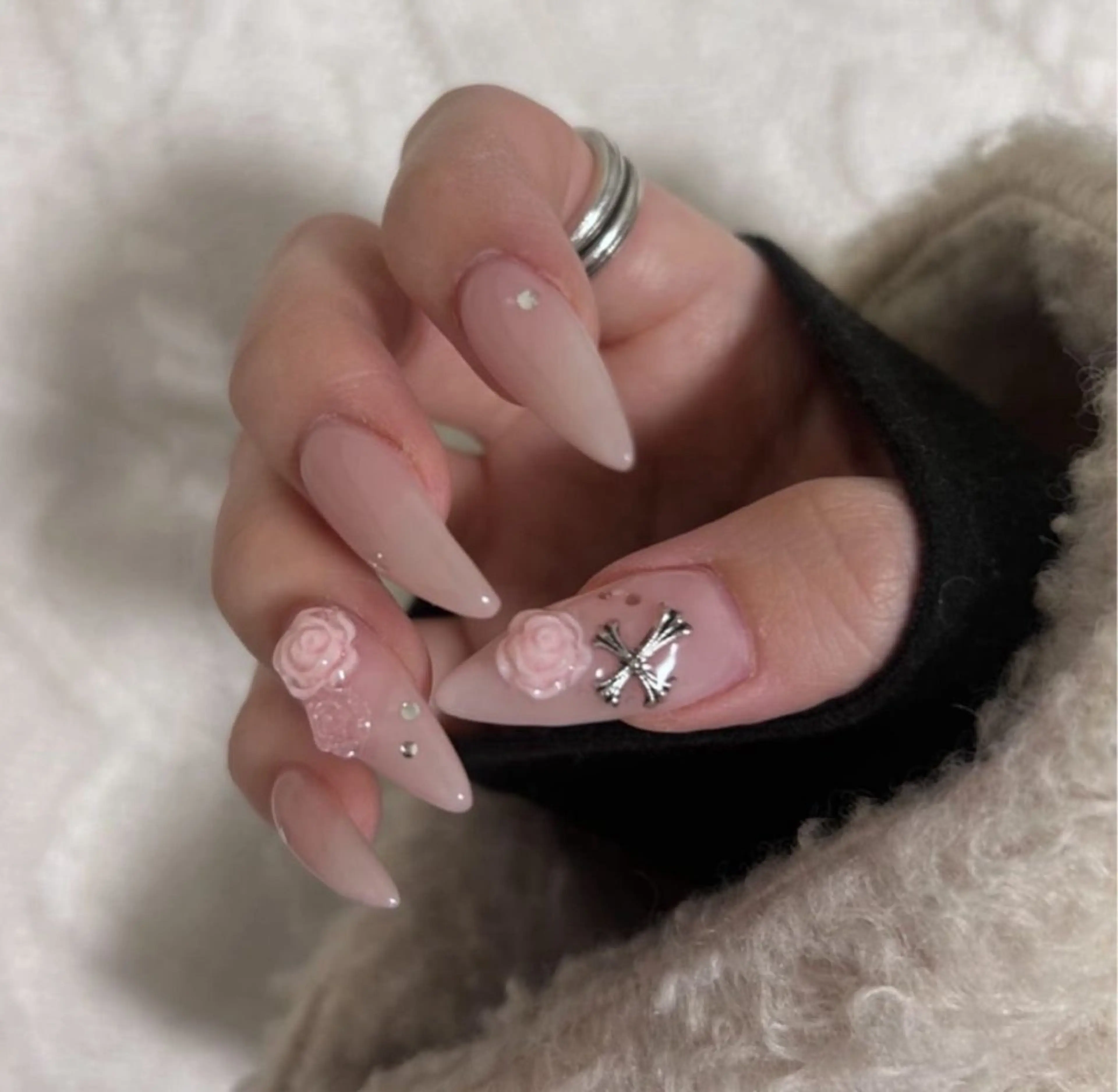ネイル 韓国ネイル ニュアンスネイル シンプルネイル 春ネイル ワンホンネイル ハンドネイル ハンドケア Nihonthy Nail 新宿所属・Nihonthy Nail 新宿のネイルデザイン