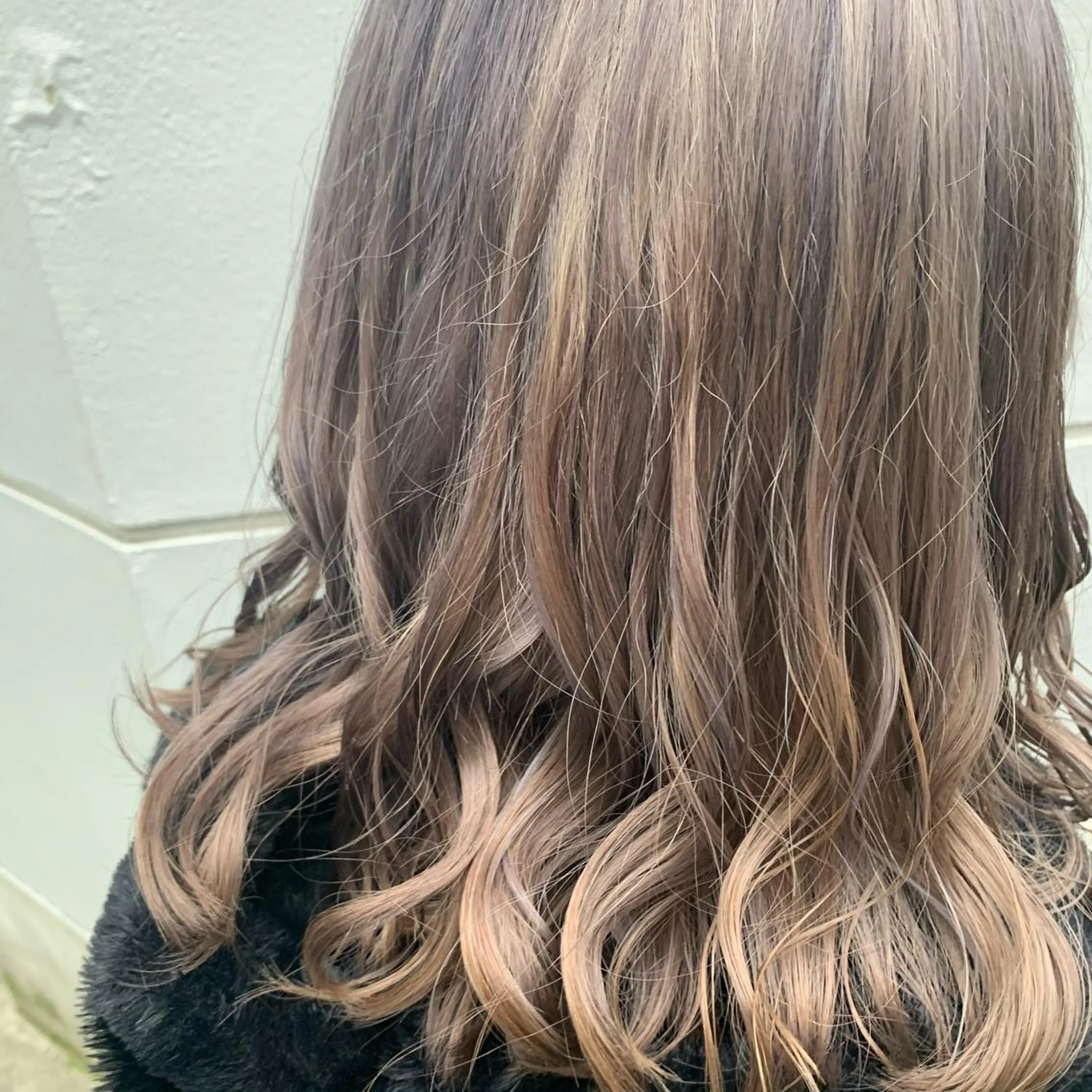 セミロング カラー ヘアアレンジ サナ🌱 切りっぱなしボブのヘアスタイル