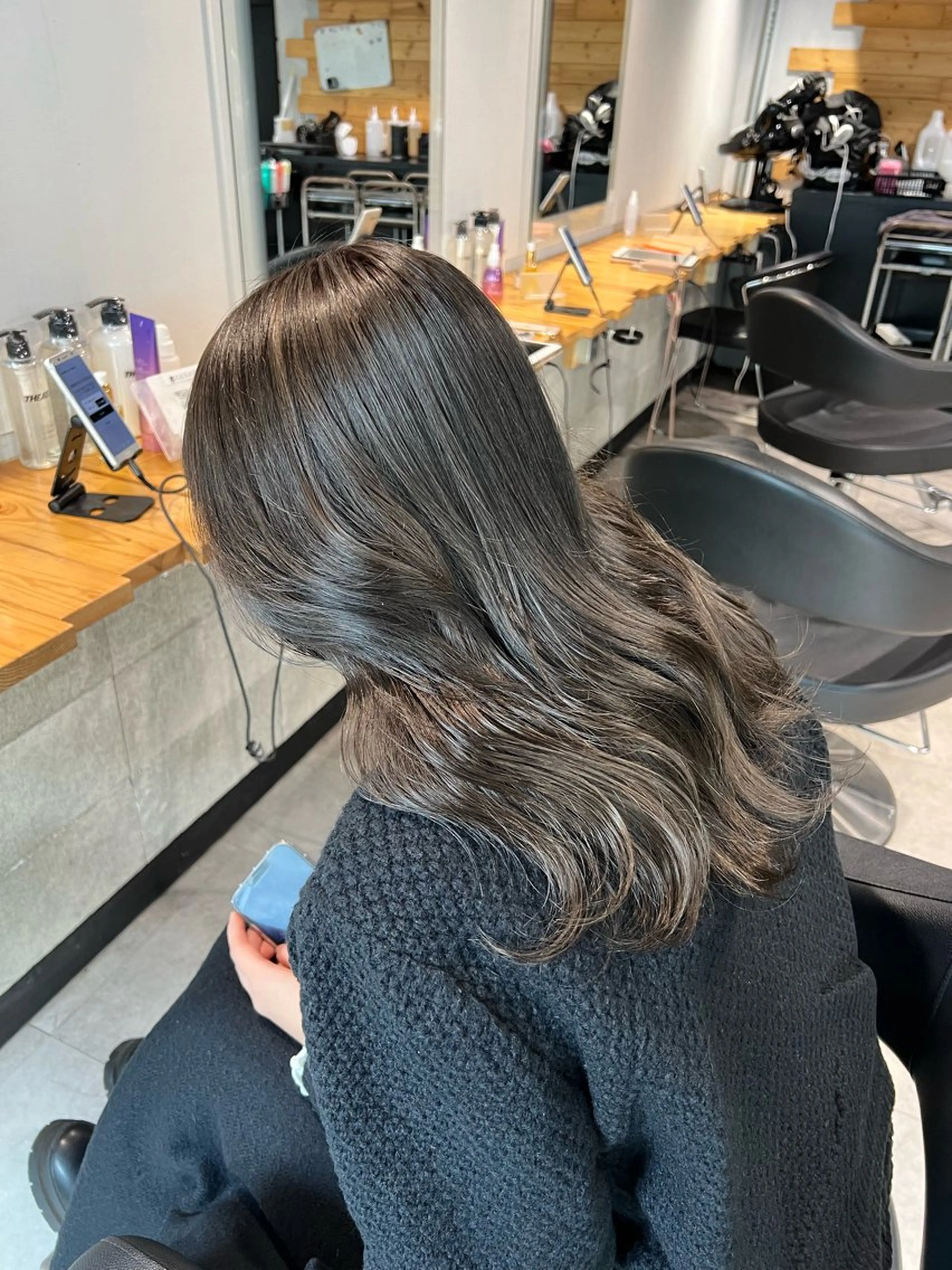 セミロング カラー ブリーチ グレージュ ヘアカラー トリートメント NANAMI🩵 大人可愛い韓国ヘアのヘアスタイル