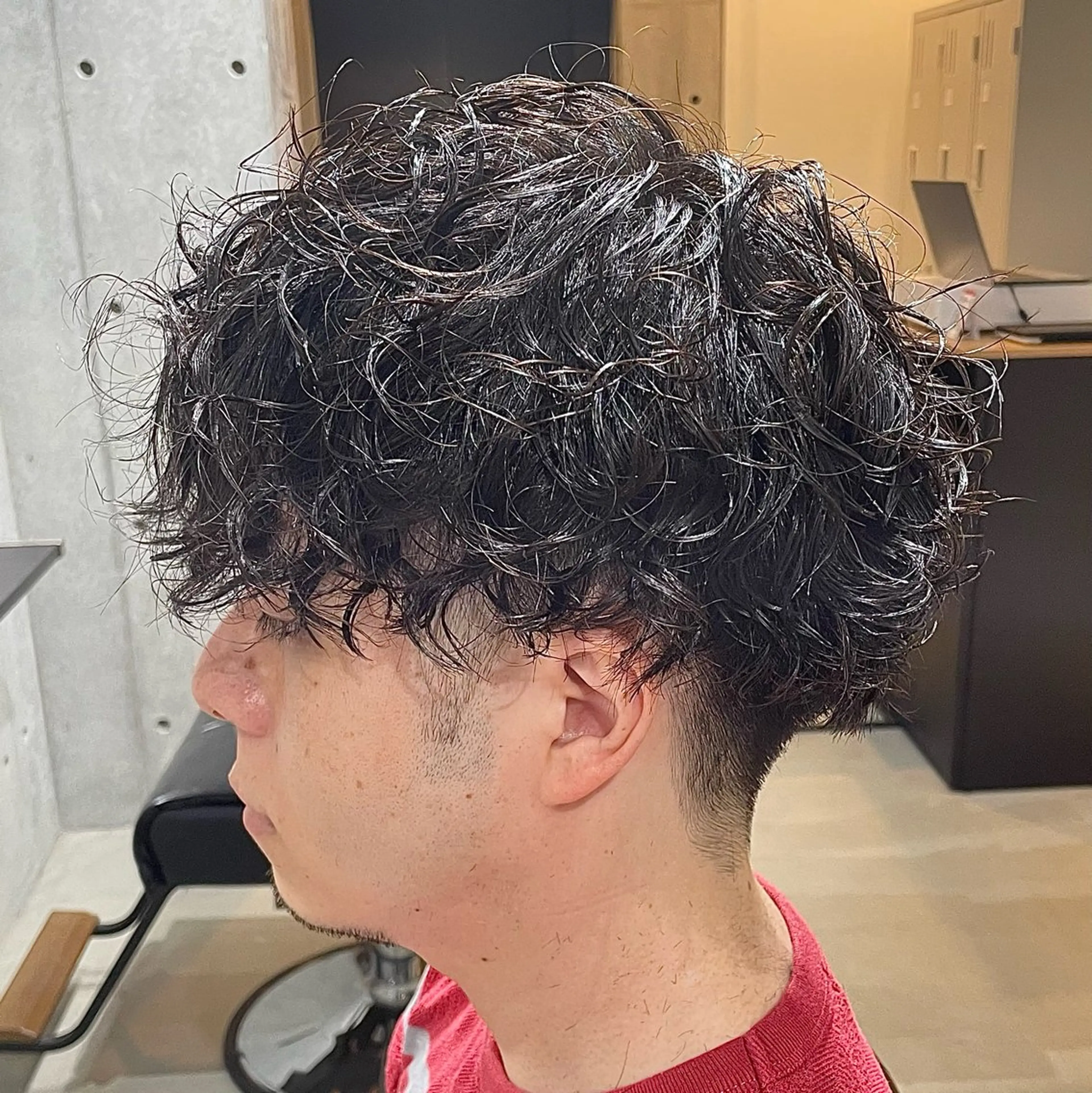 ショート パーマ メンズ センターパート メンズハイライト メンズメッシュ メンズパーマ スパイキーショート 心斎橋メンズパーマ/ シャドウ/山下拓実のヘアスタイル