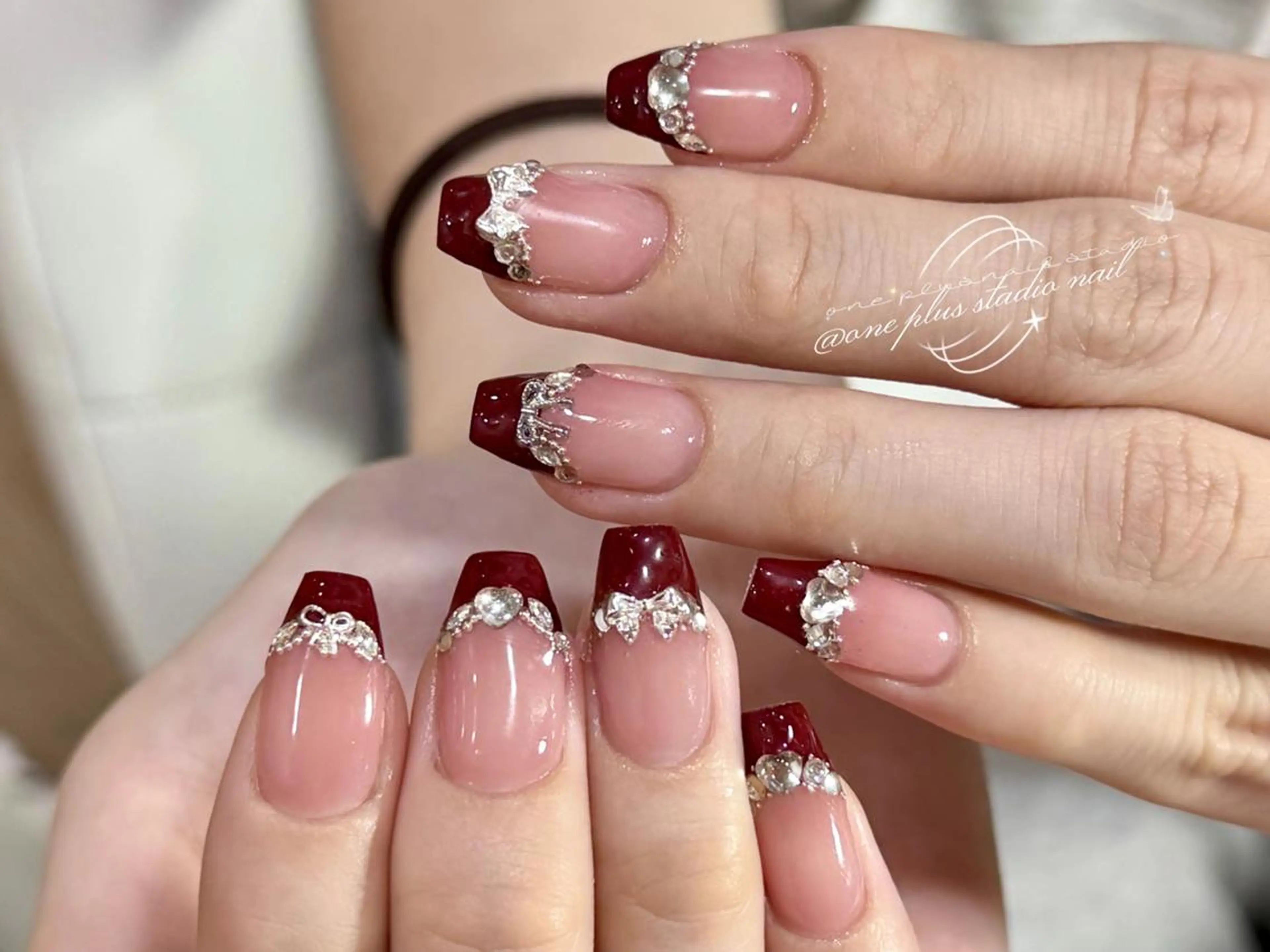 ネイル アニマル柄 ボルドー ブラウン フレンチネイル マグネットネイル One plus StudioNailのネイルデザイン