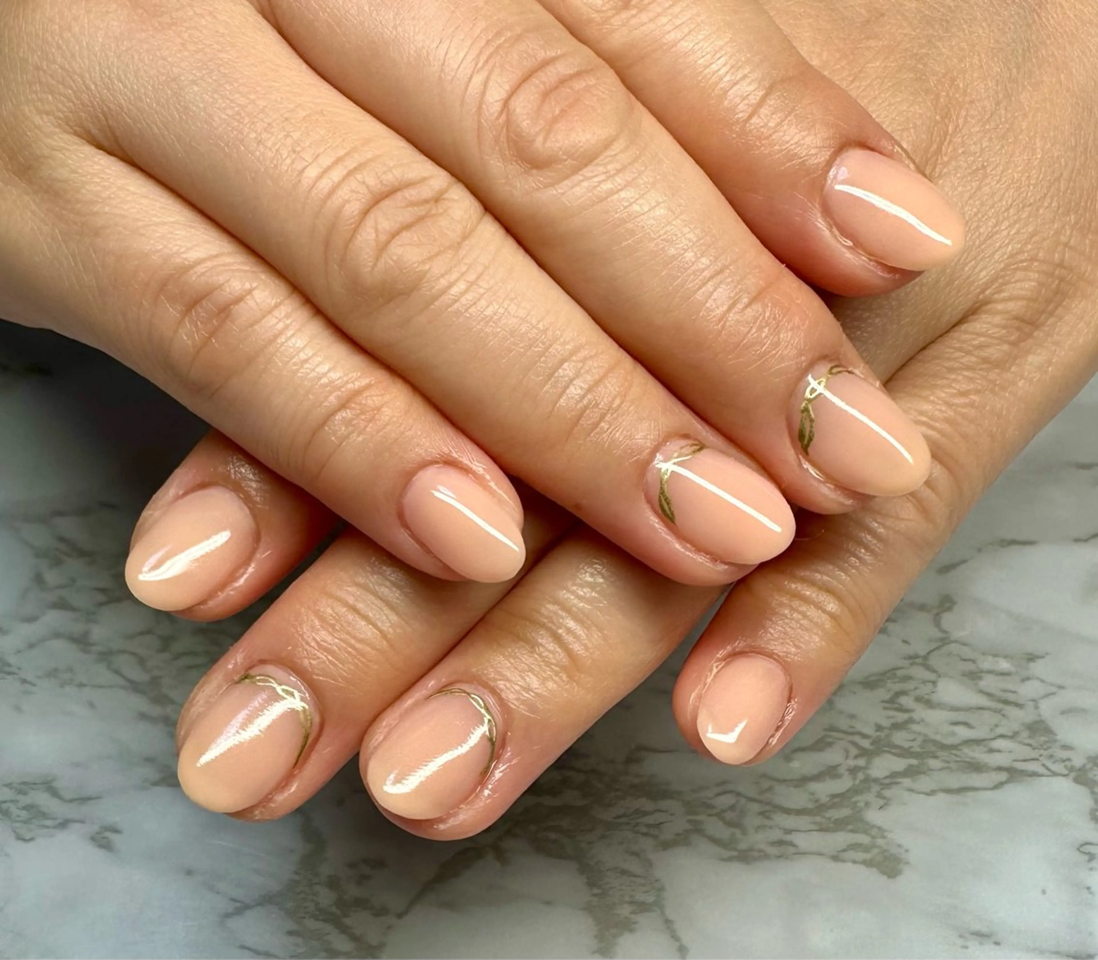 ネイル フレンチネイル マグネットネイル マグネットフレンチ ミラーネイル ニュアンスネイル M.N_ nailのネイルデザイン