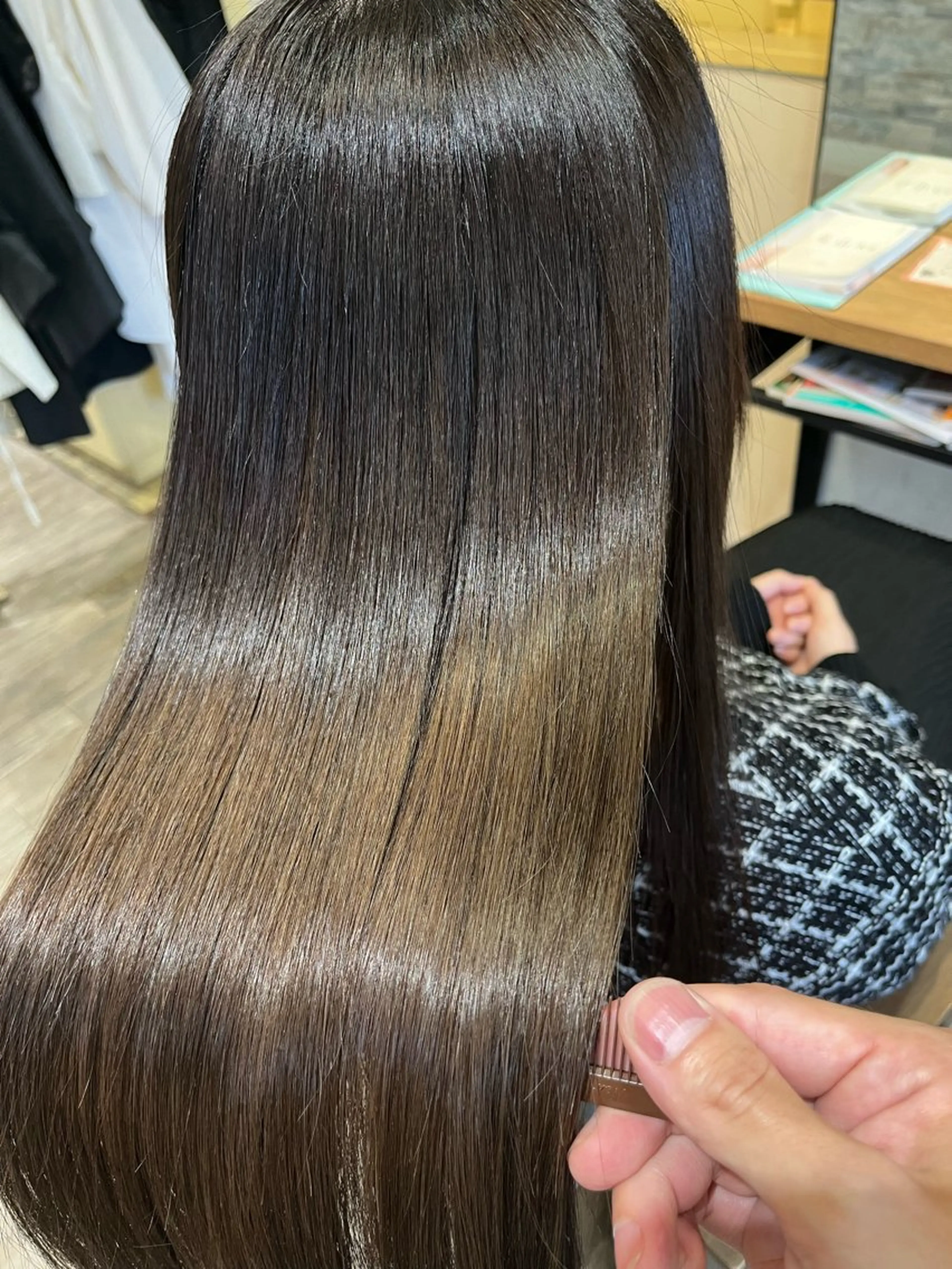 ロング カラー ヘアカラー トリートメント ワタイショウタ 髪質改善✨眉毛サロンのヘアスタイル