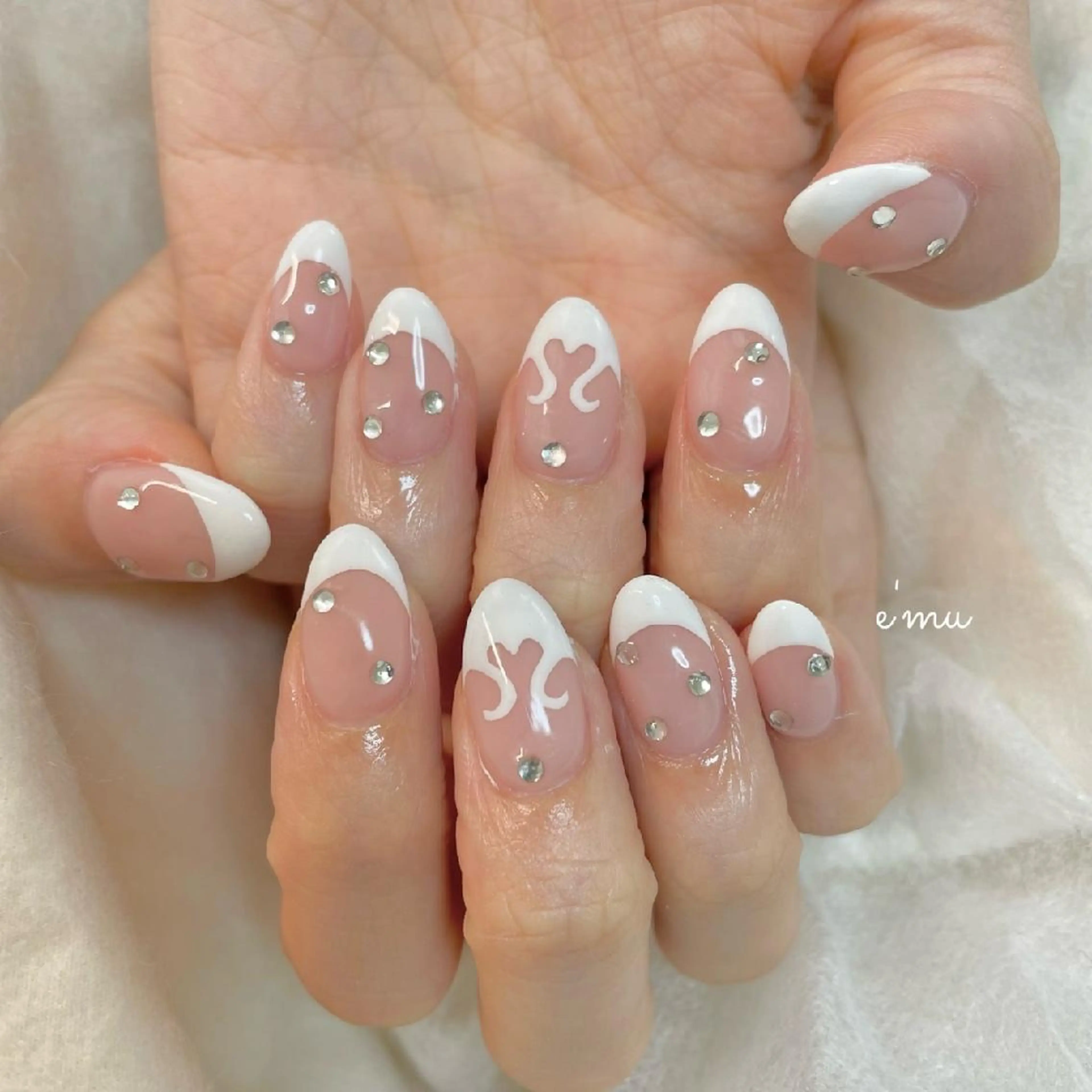 ネイル フレンチネイル nail salon e'mu💐のネイルデザイン