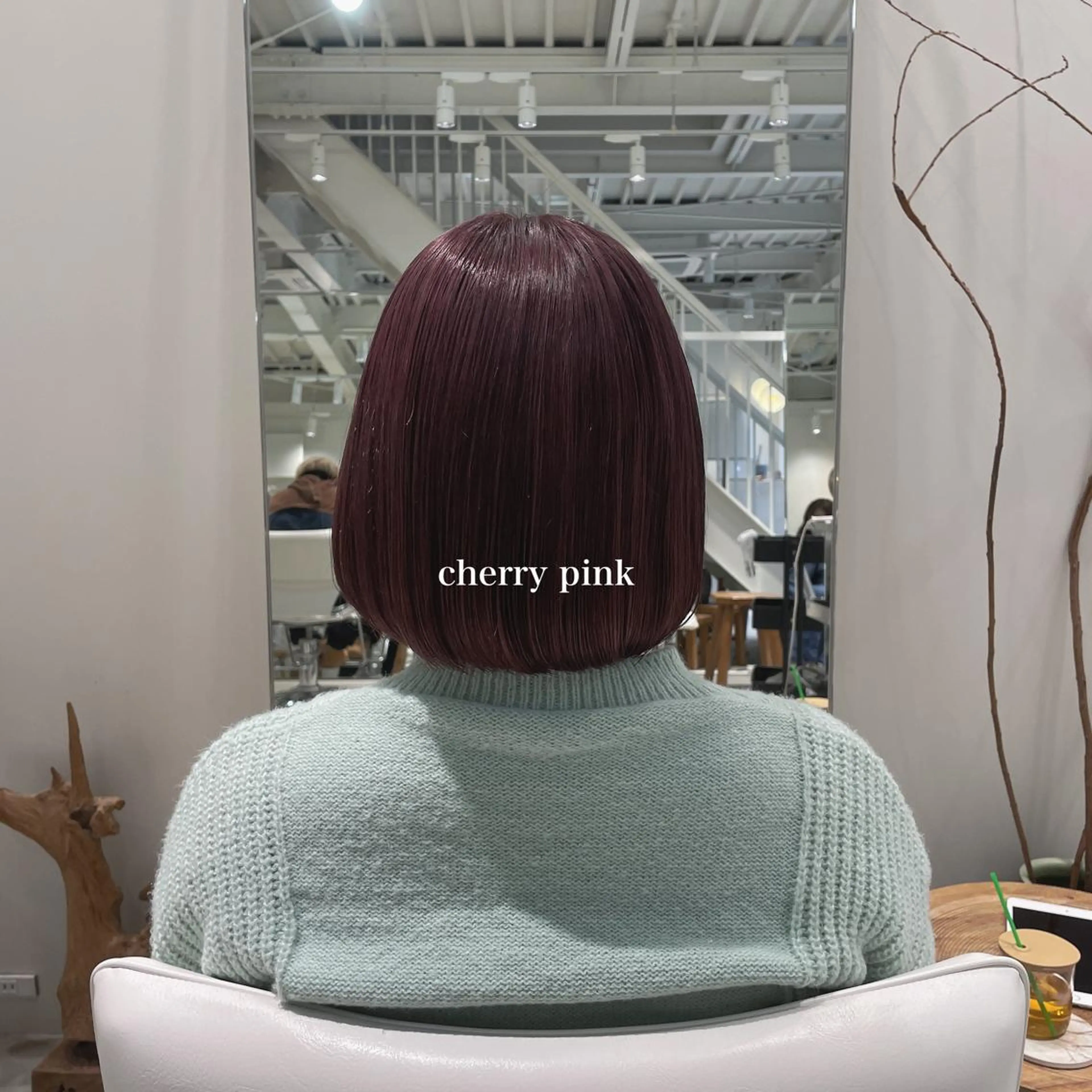 ミディアム カラー ピンクカラー 峯崎 葵のヘアスタイル